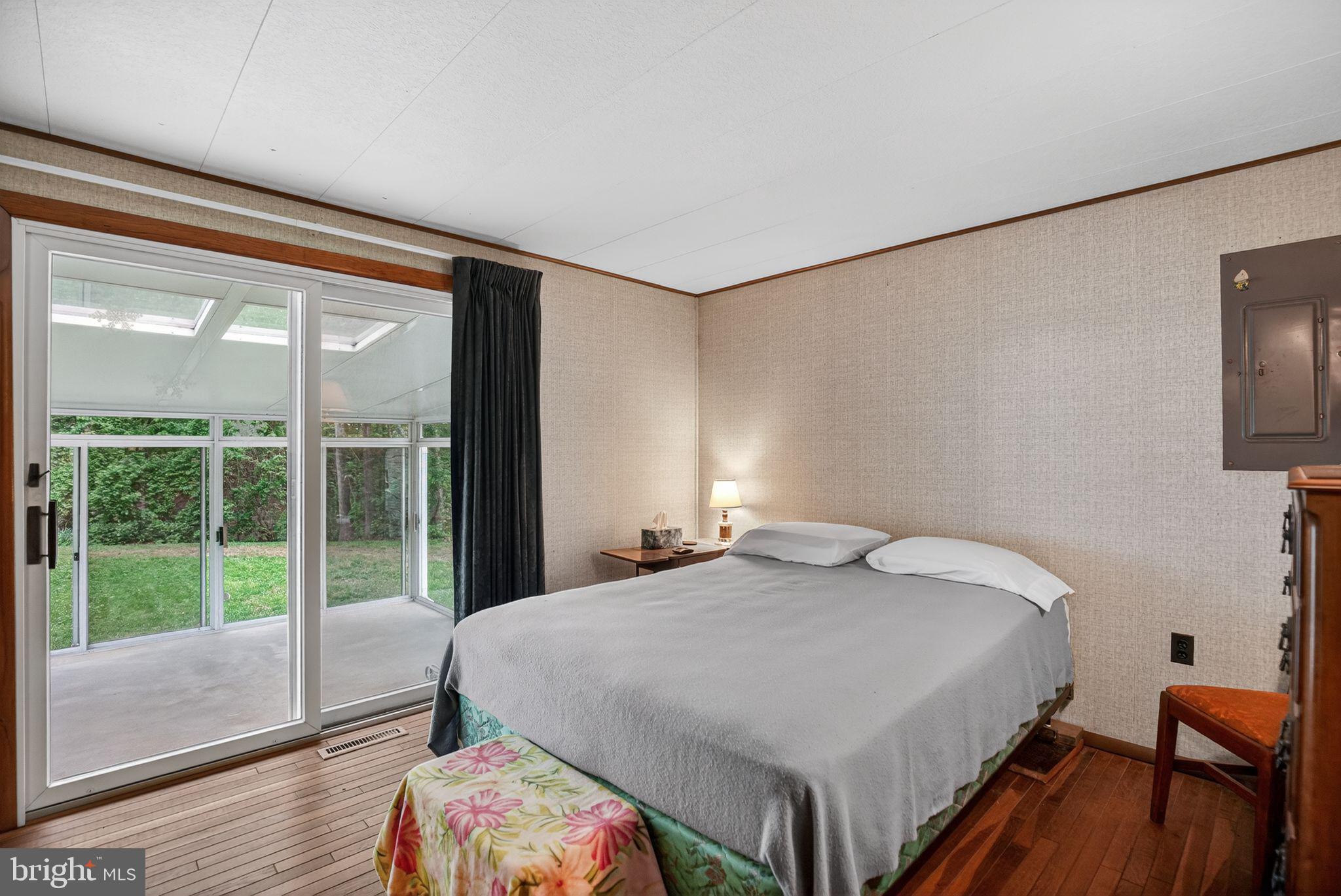 LONG BEACH - Residential