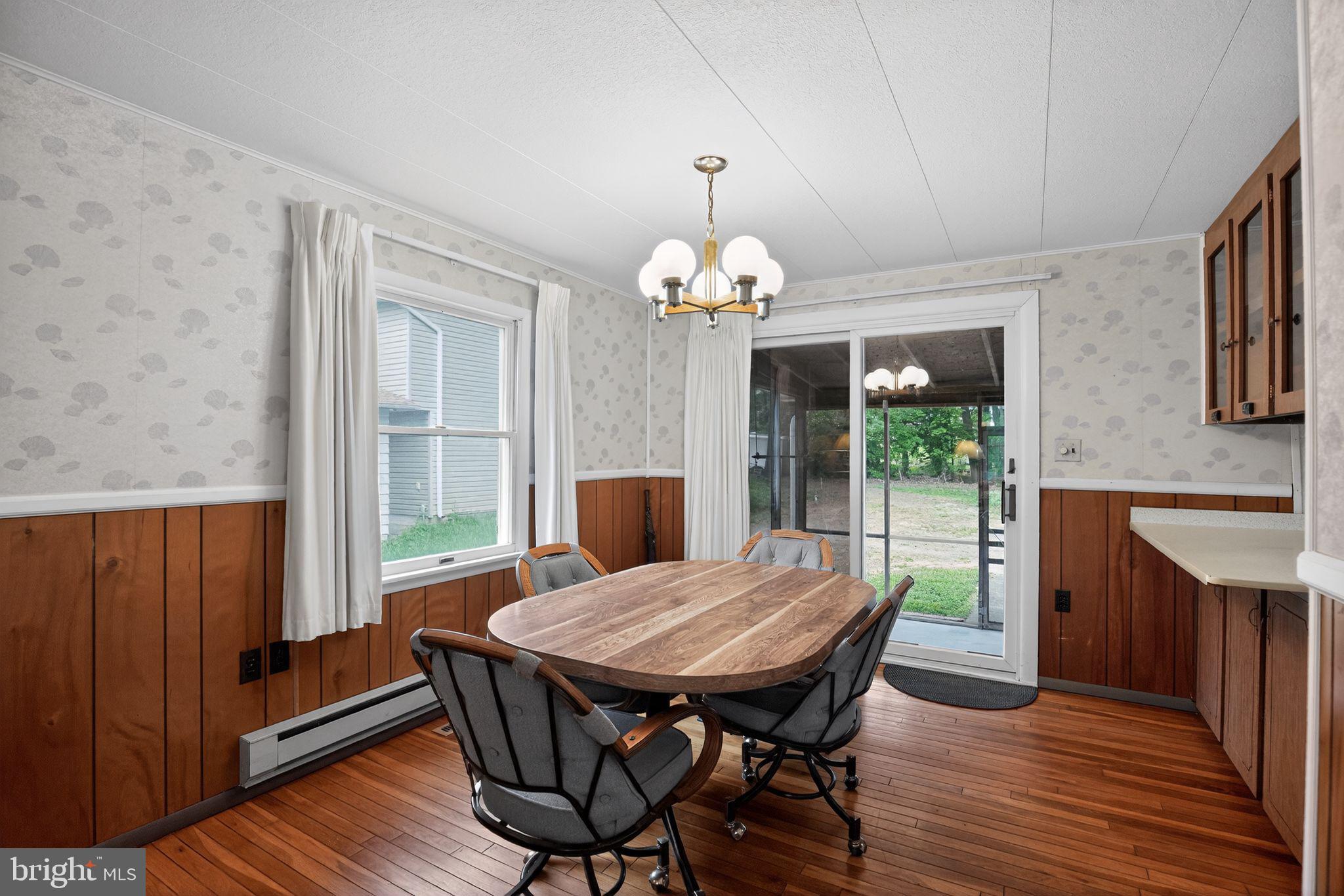 LONG BEACH - Residential