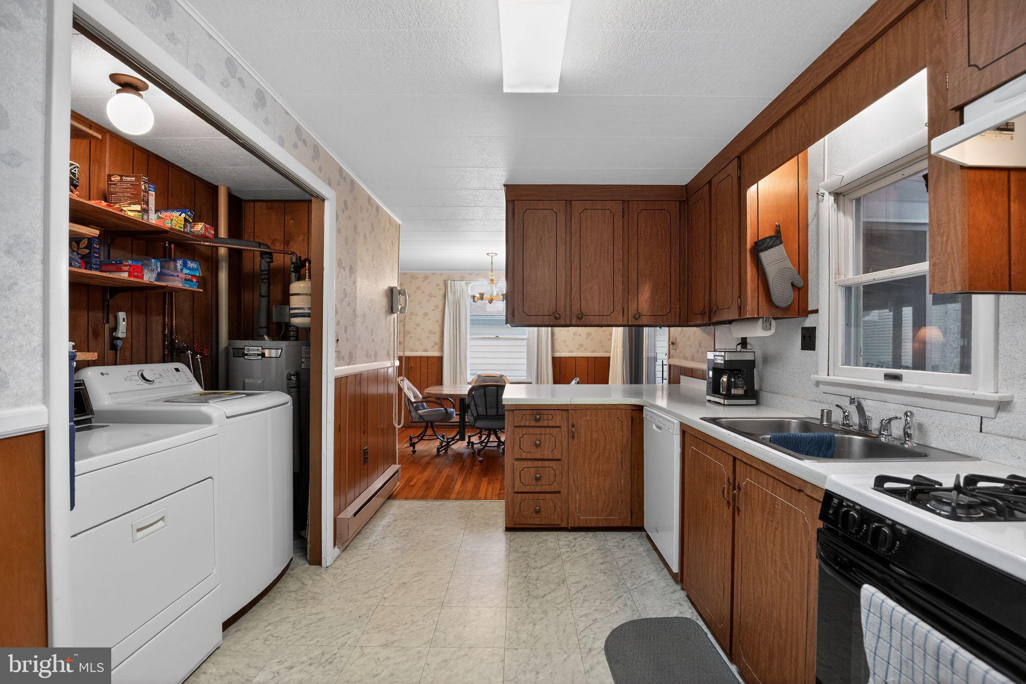 LONG BEACH - Residential