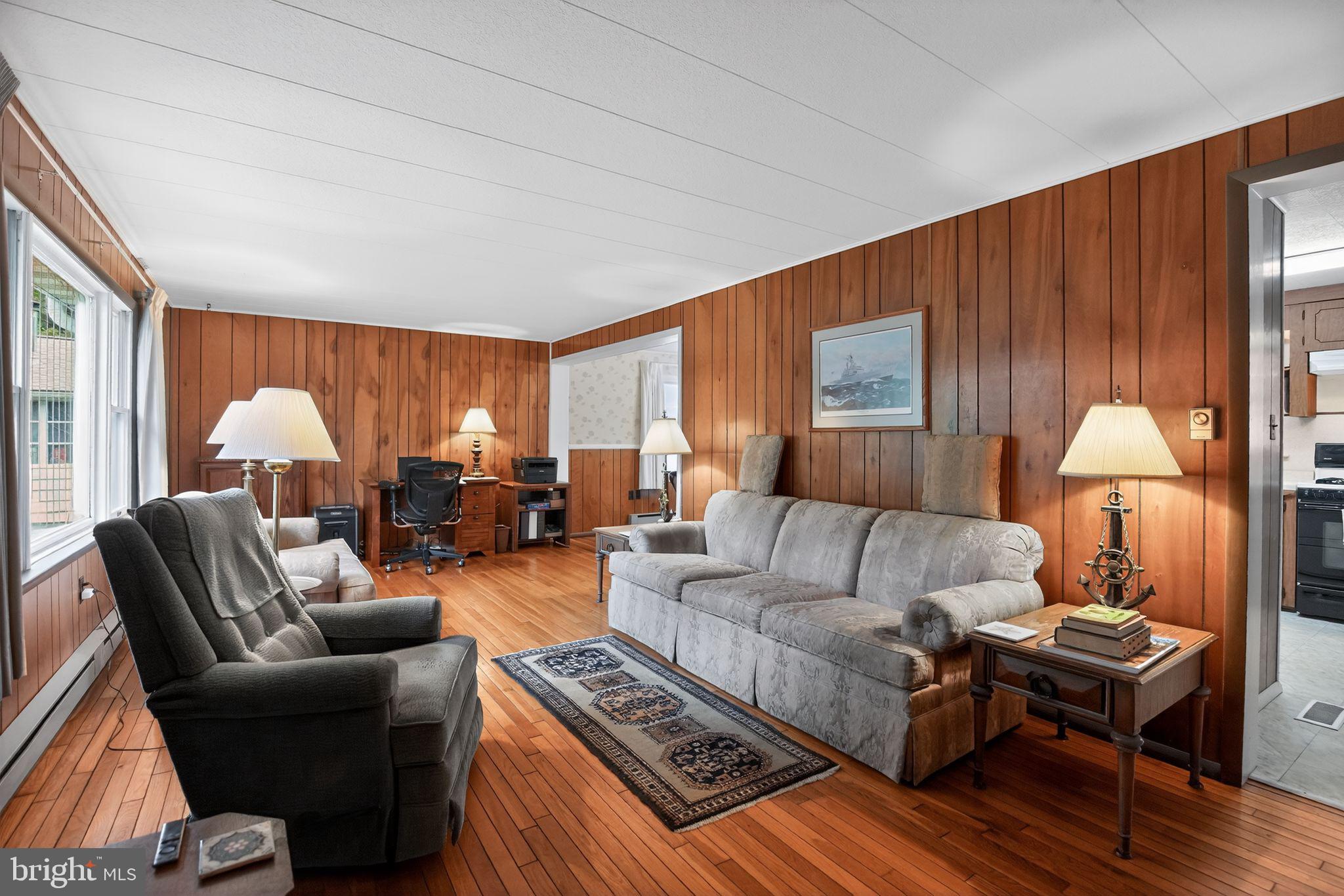 LONG BEACH - Residential