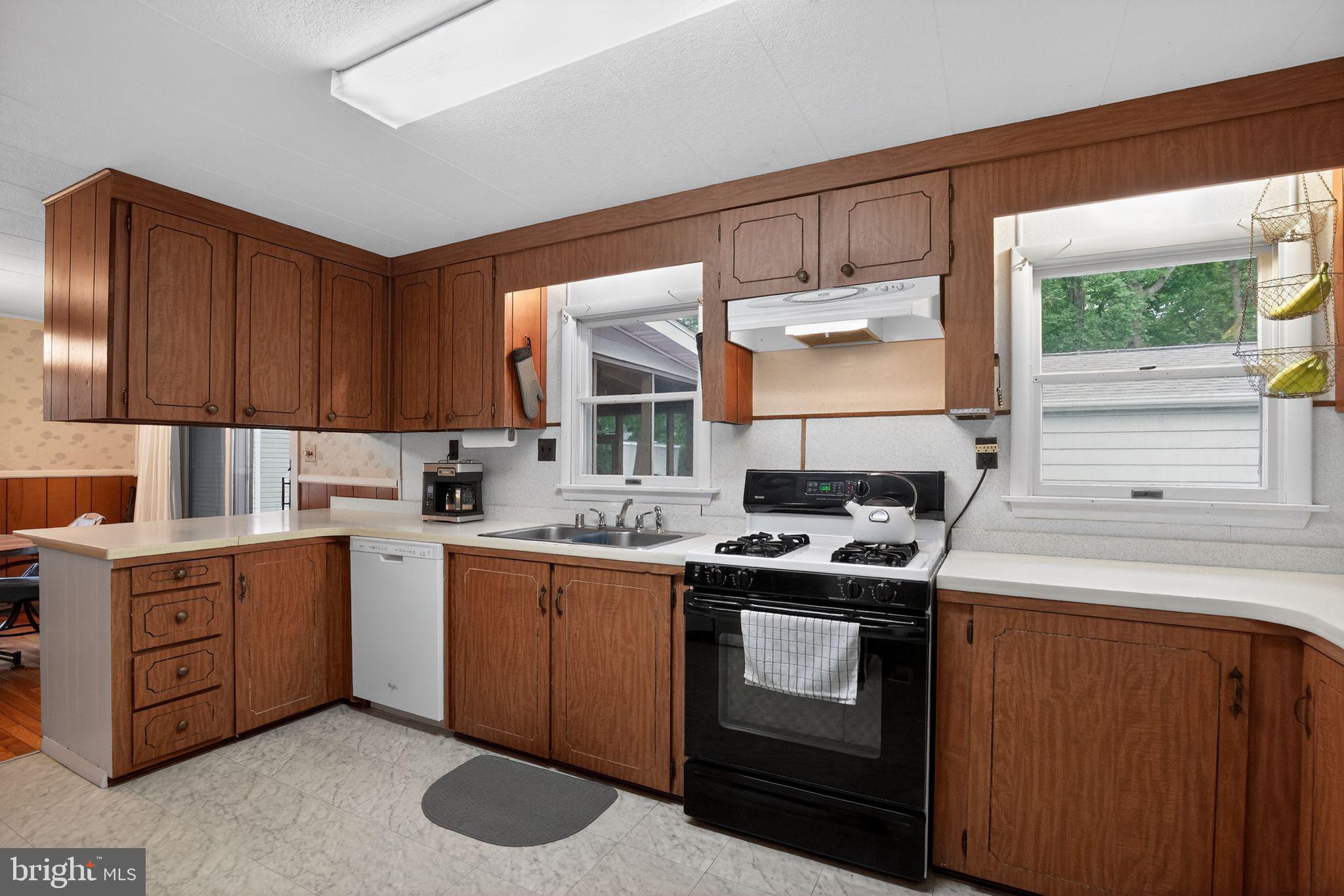 LONG BEACH - Residential