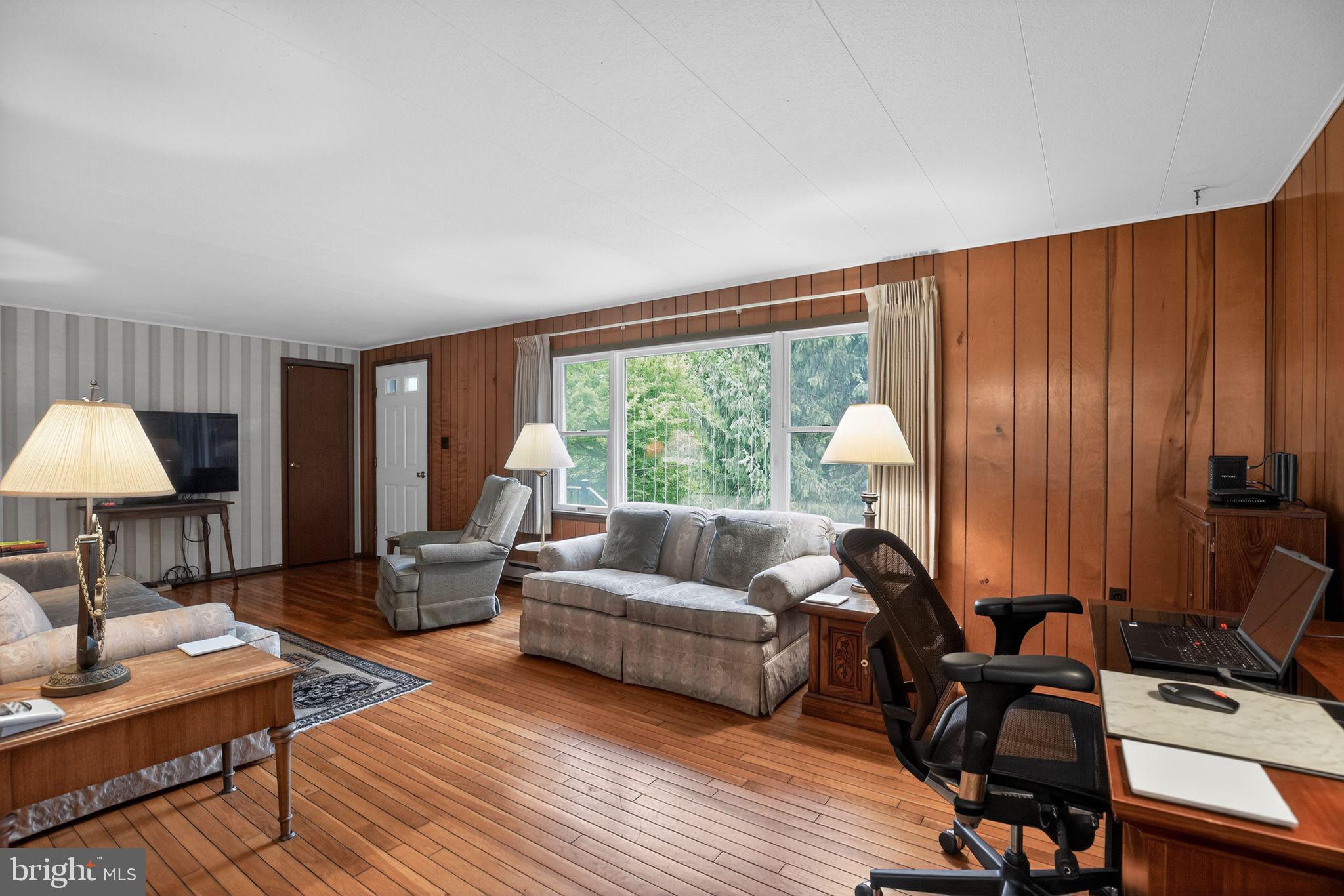 LONG BEACH - Residential