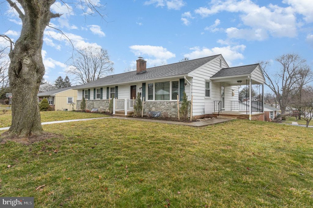 Photo of 438 Penn View Drive, Millersville, PA 17551 (MLS # PALA2047720)