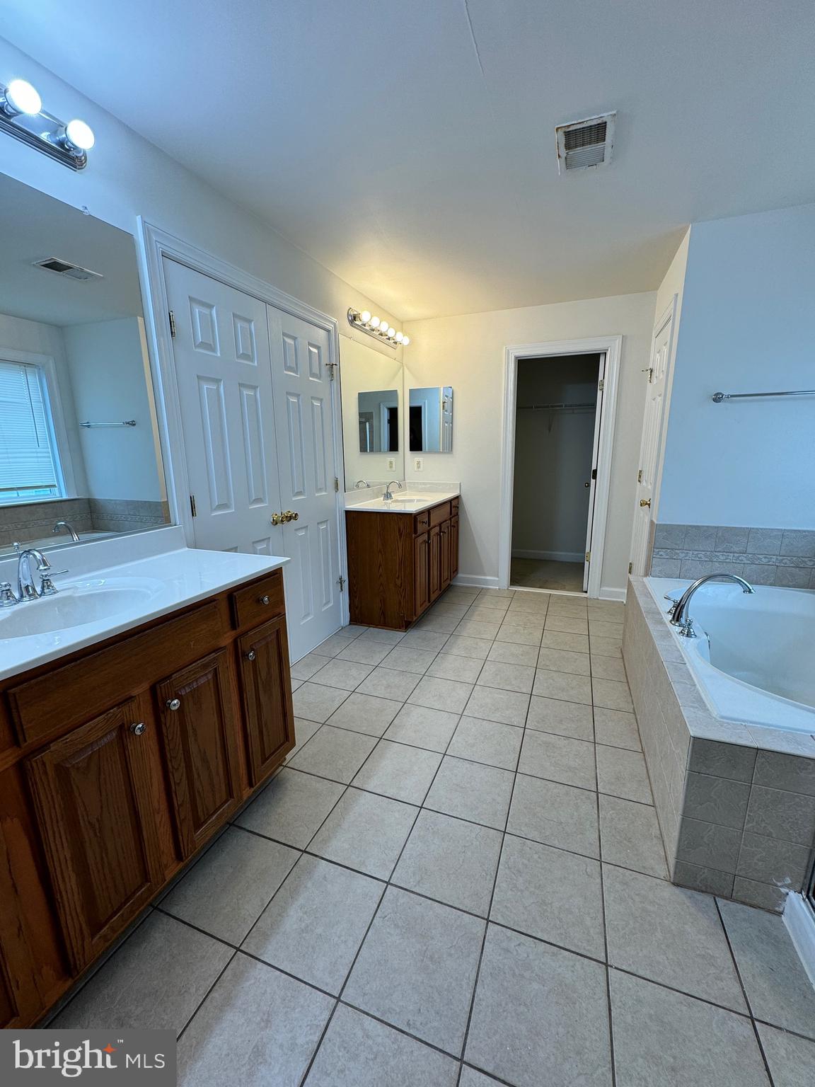 EAGLES POINTE - Residential Lease