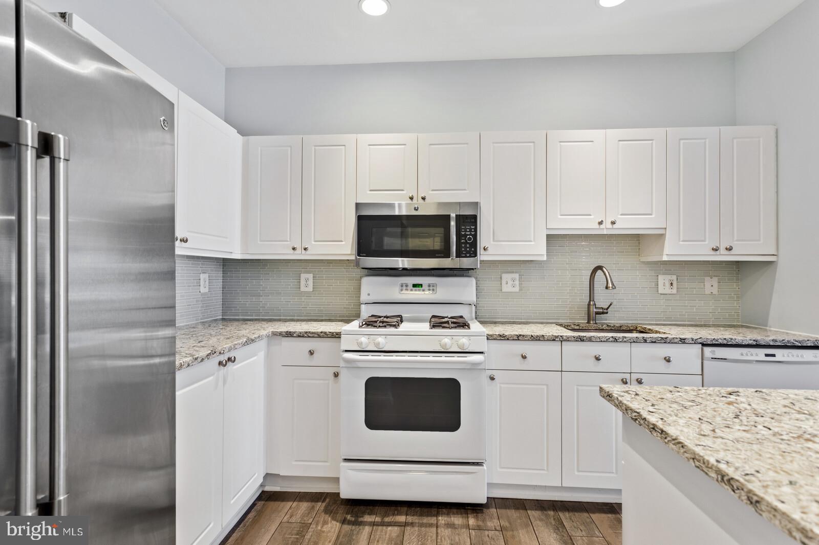 FAIRFAX RIDGE CONDOS - Residential