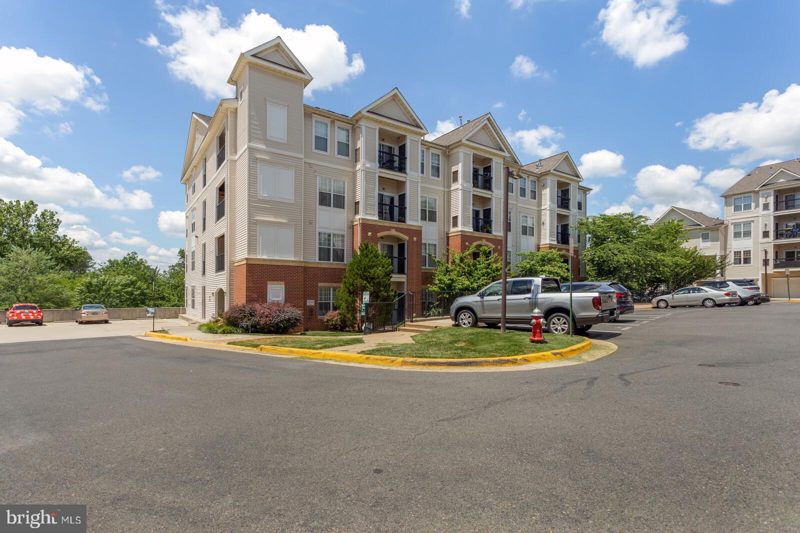 FAIRFAX RIDGE CONDOS - Residential