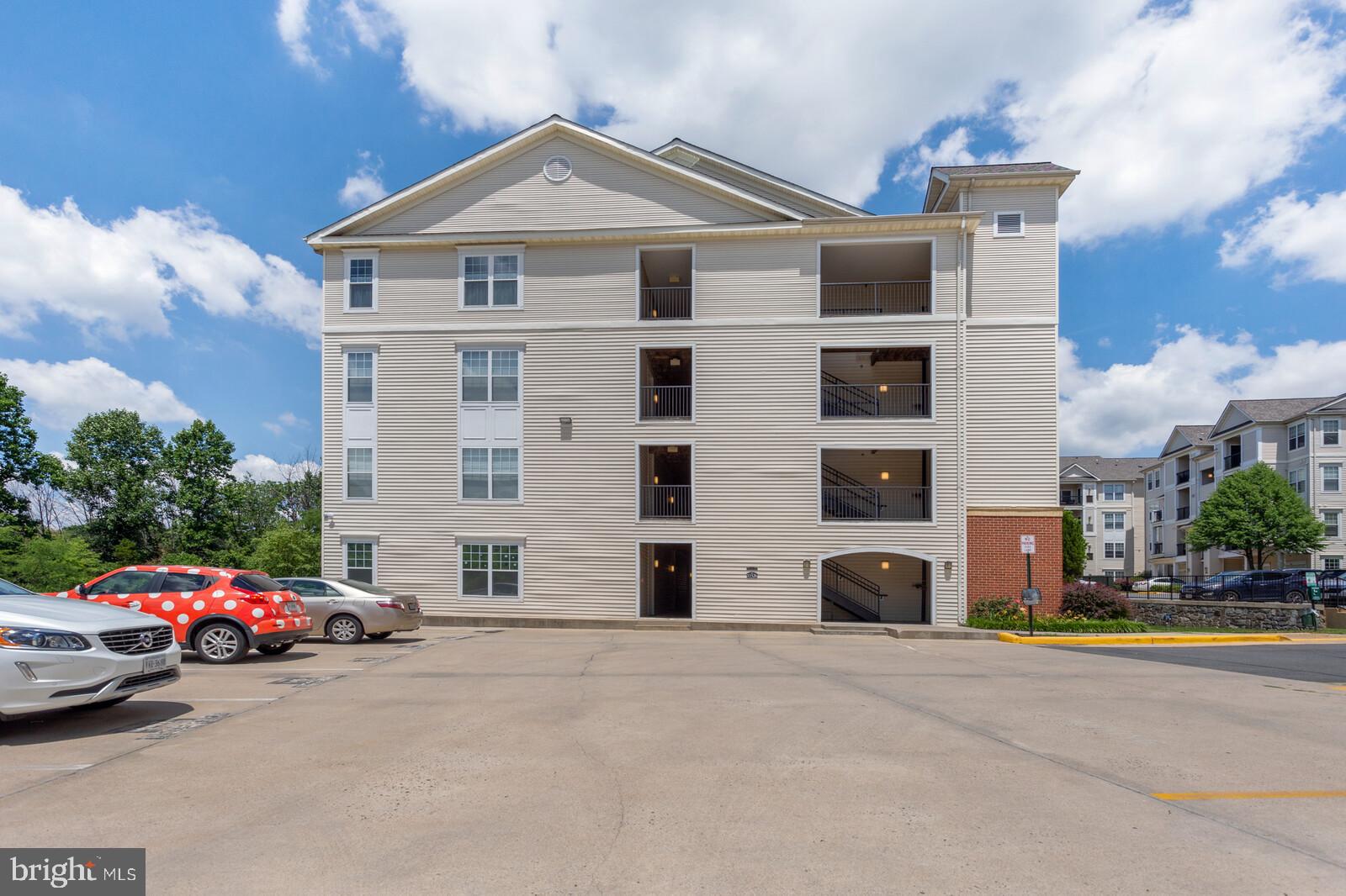 FAIRFAX RIDGE CONDOS - Residential