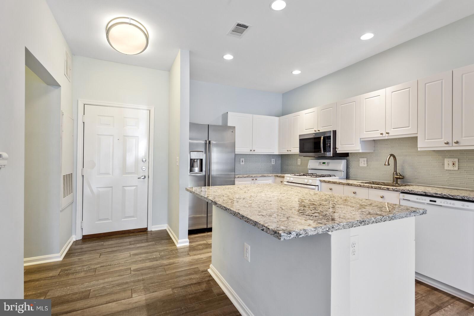 FAIRFAX RIDGE CONDOS - Residential