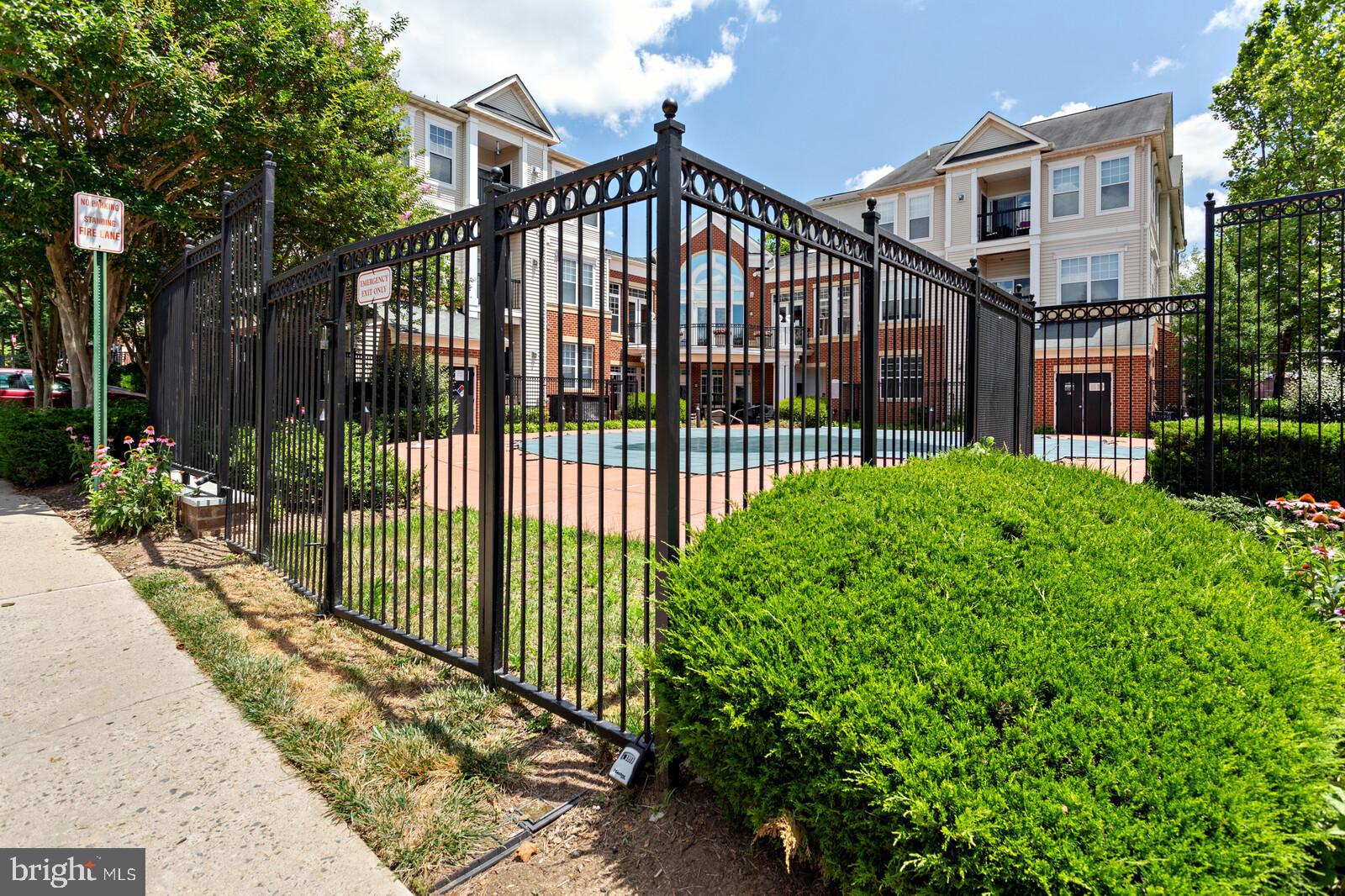 FAIRFAX RIDGE CONDOS - Residential