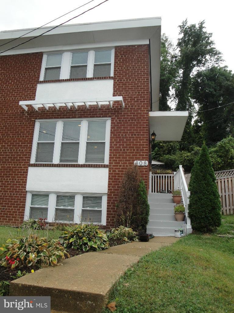 COLUMBIA TERRACE - Residential