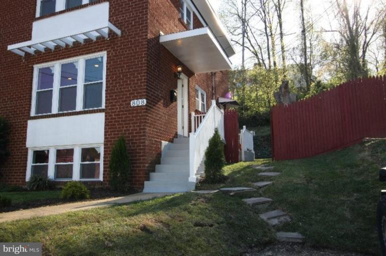 COLUMBIA TERRACE - Residential