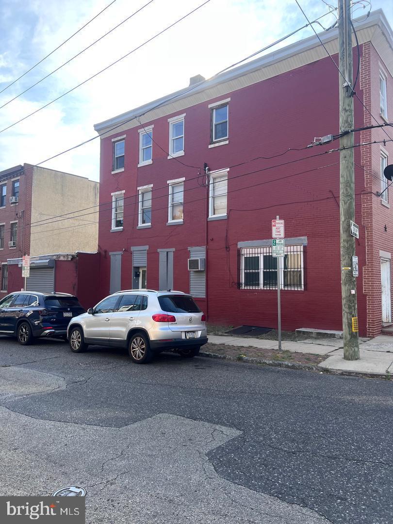 861 PERKIOMEN STREET