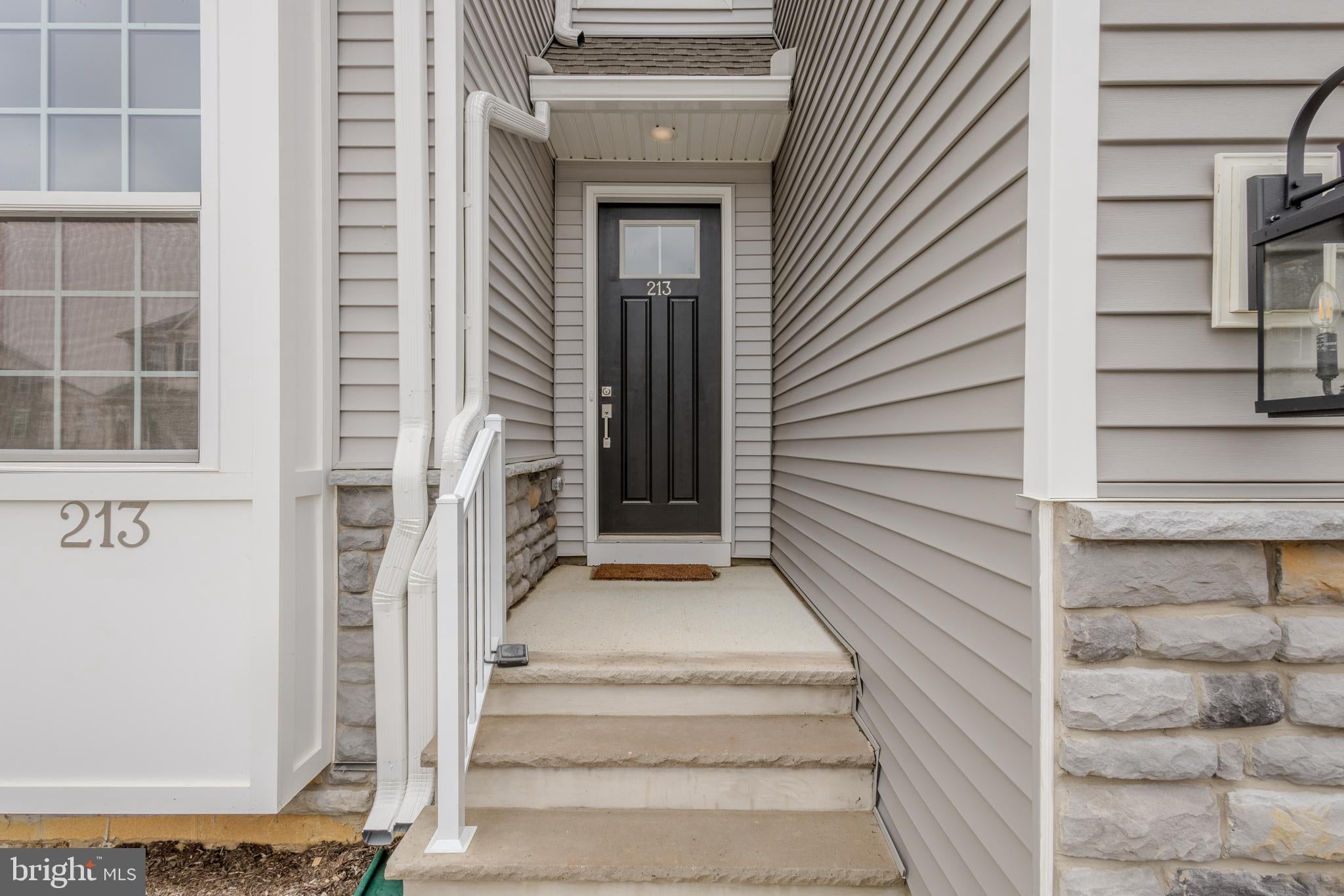 213 HARLEY LANE