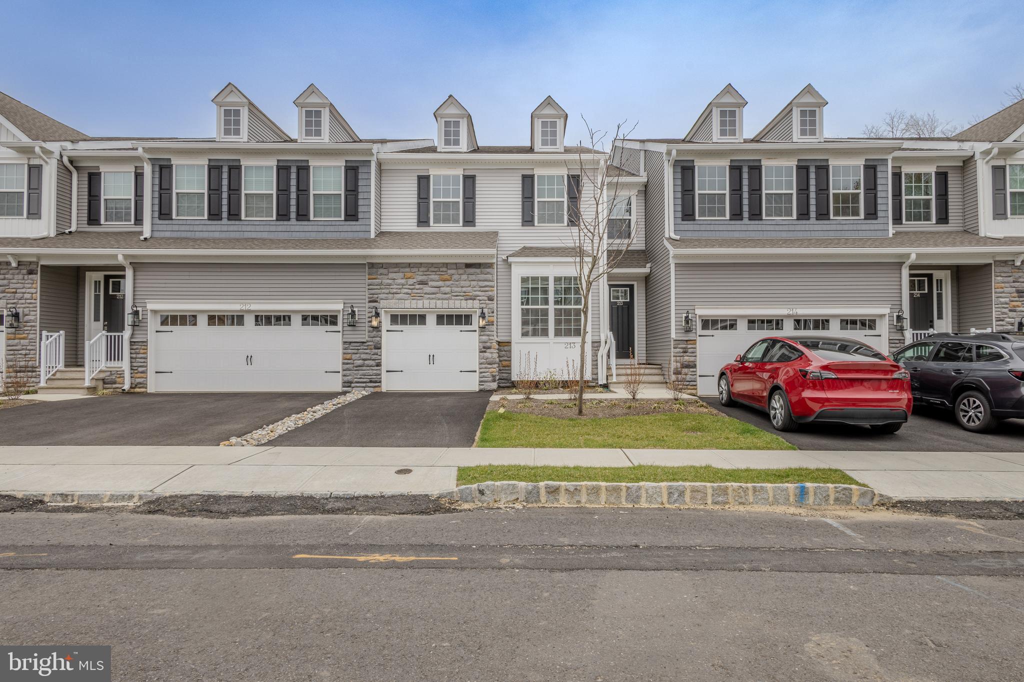 213 HARLEY LANE