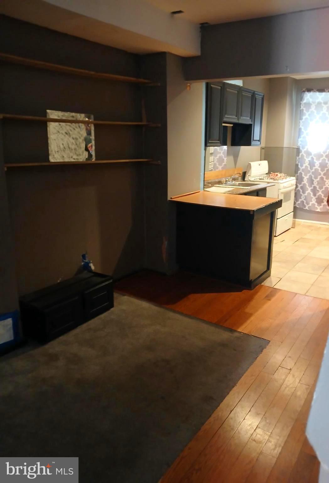 BROADWAY EAST - Residential