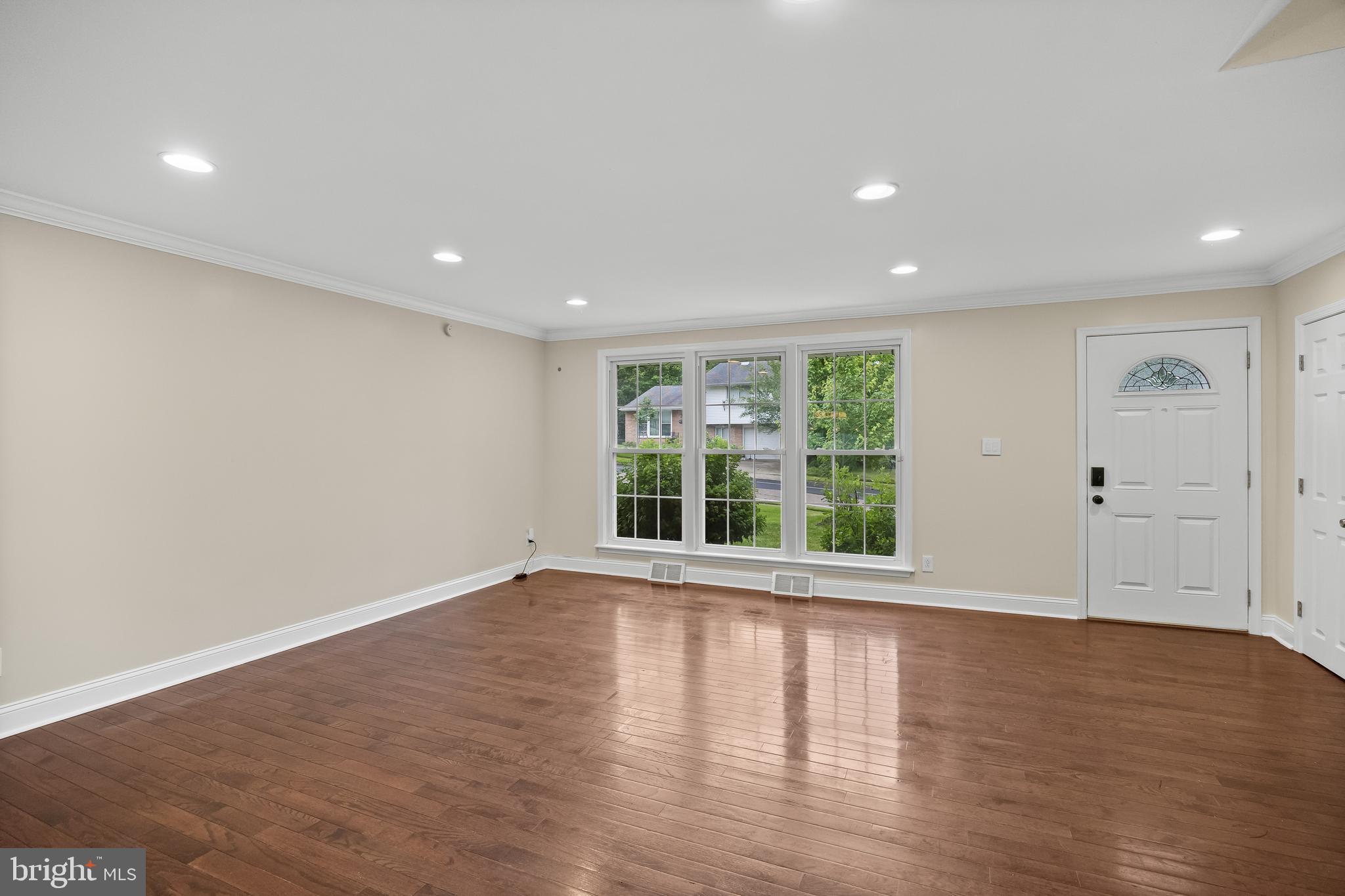 GLADSTONE MANOR - Residential