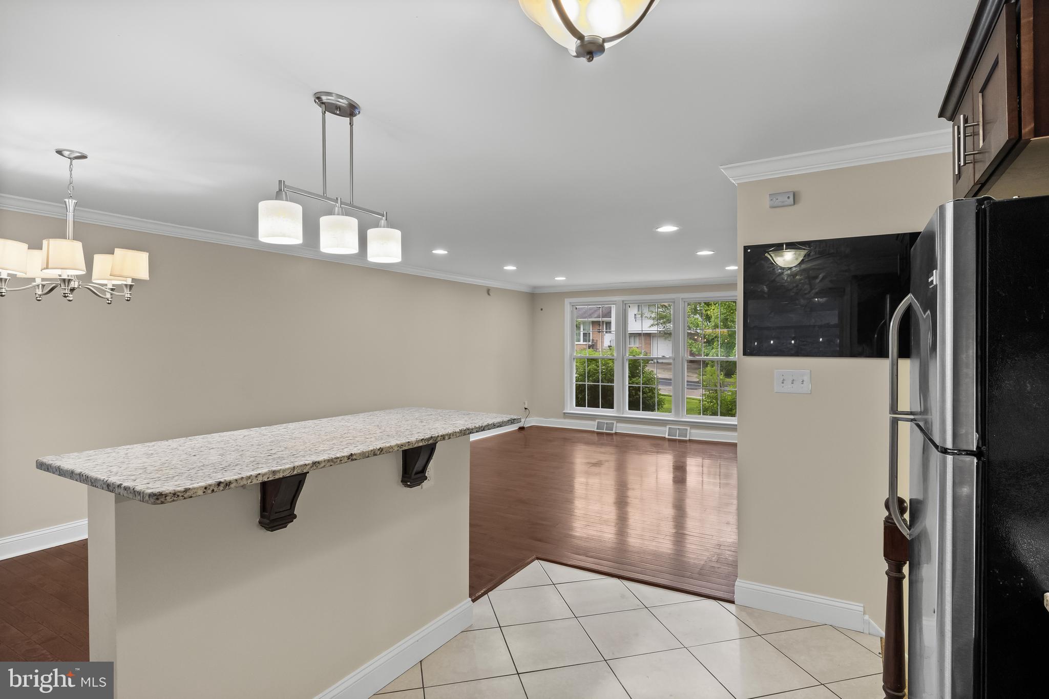 GLADSTONE MANOR - Residential