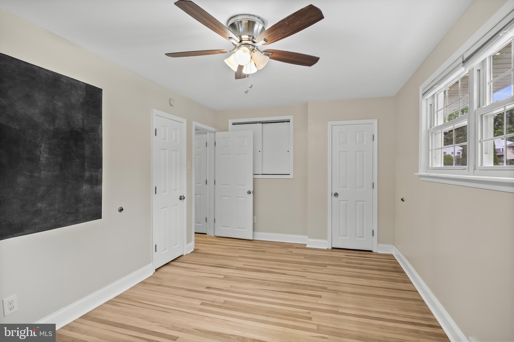 GLADSTONE MANOR - Residential