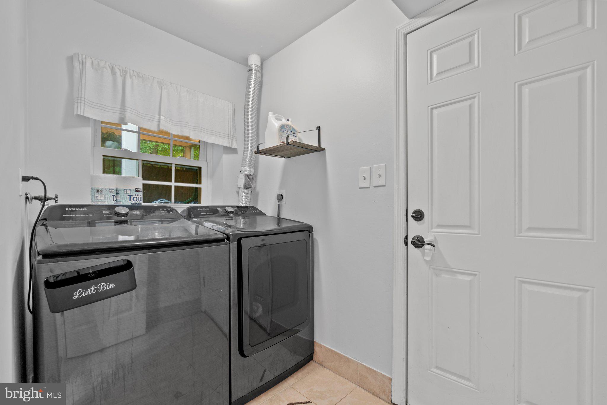 BURKE CENTRE - Residential Lease