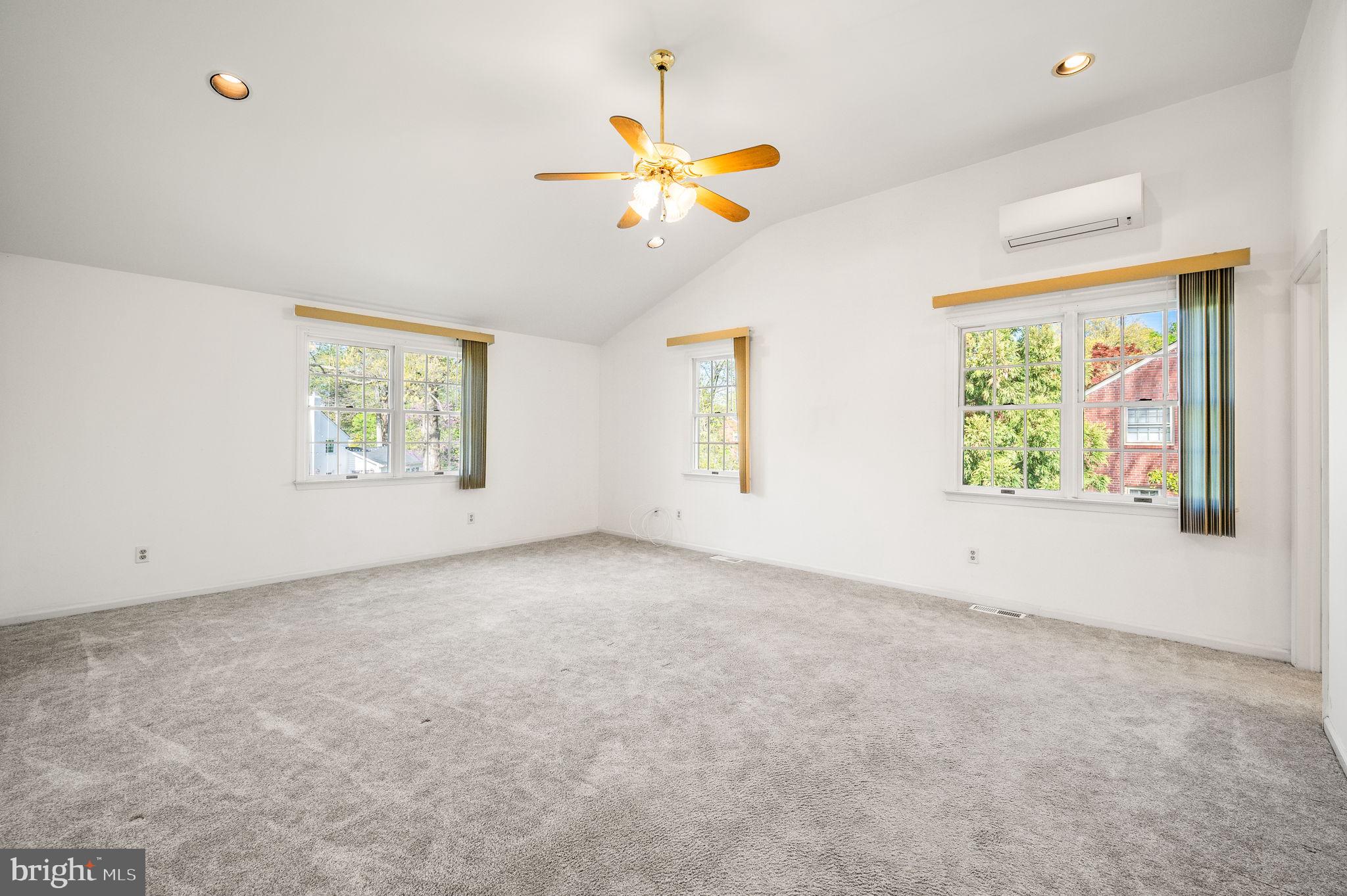 LAPIDEA HILLS - Residential