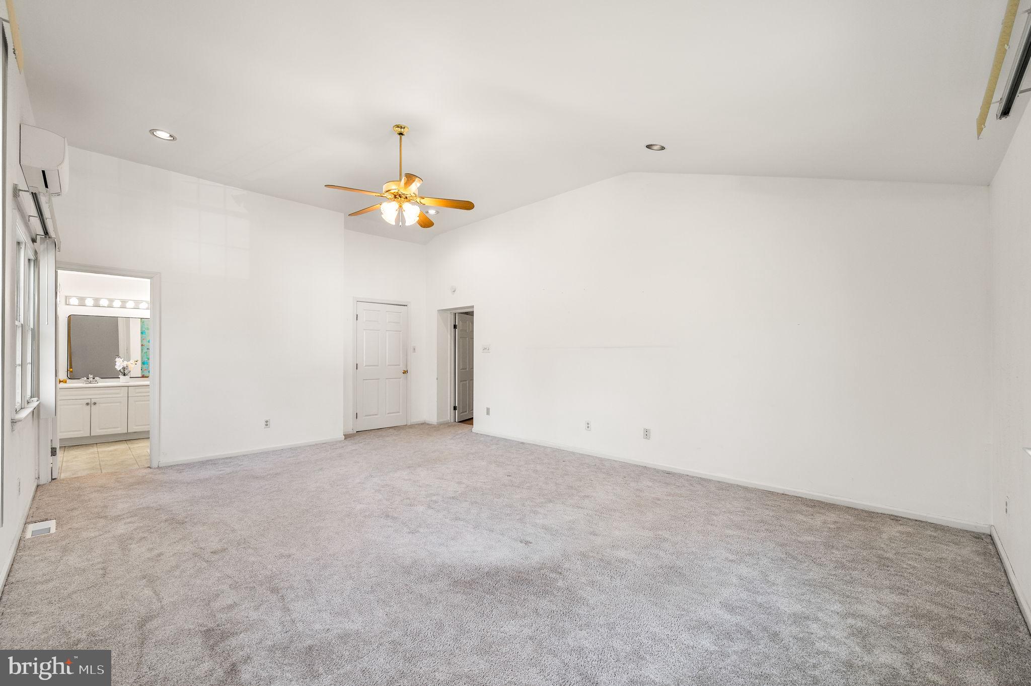 LAPIDEA HILLS - Residential