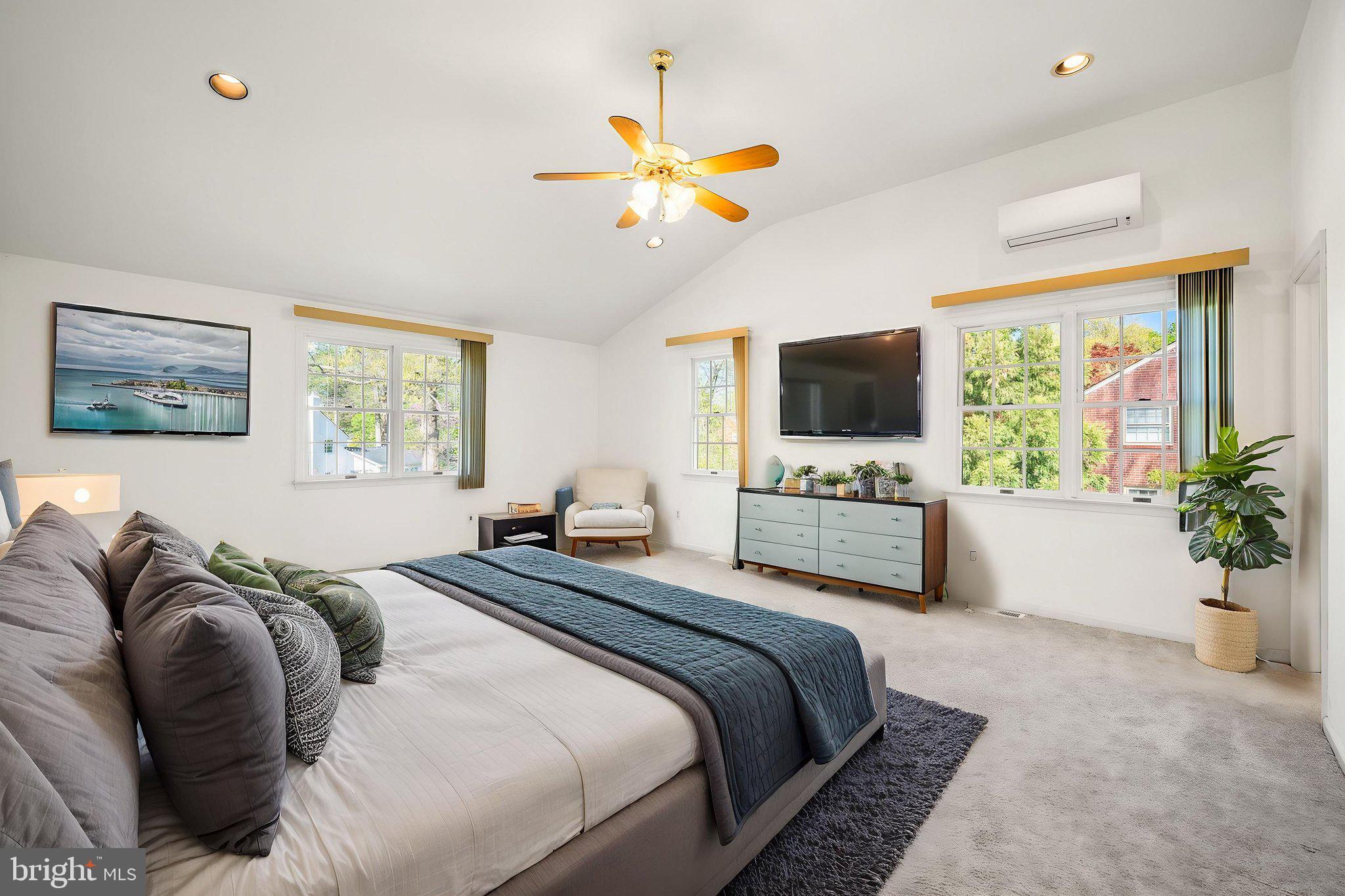 LAPIDEA HILLS - Residential