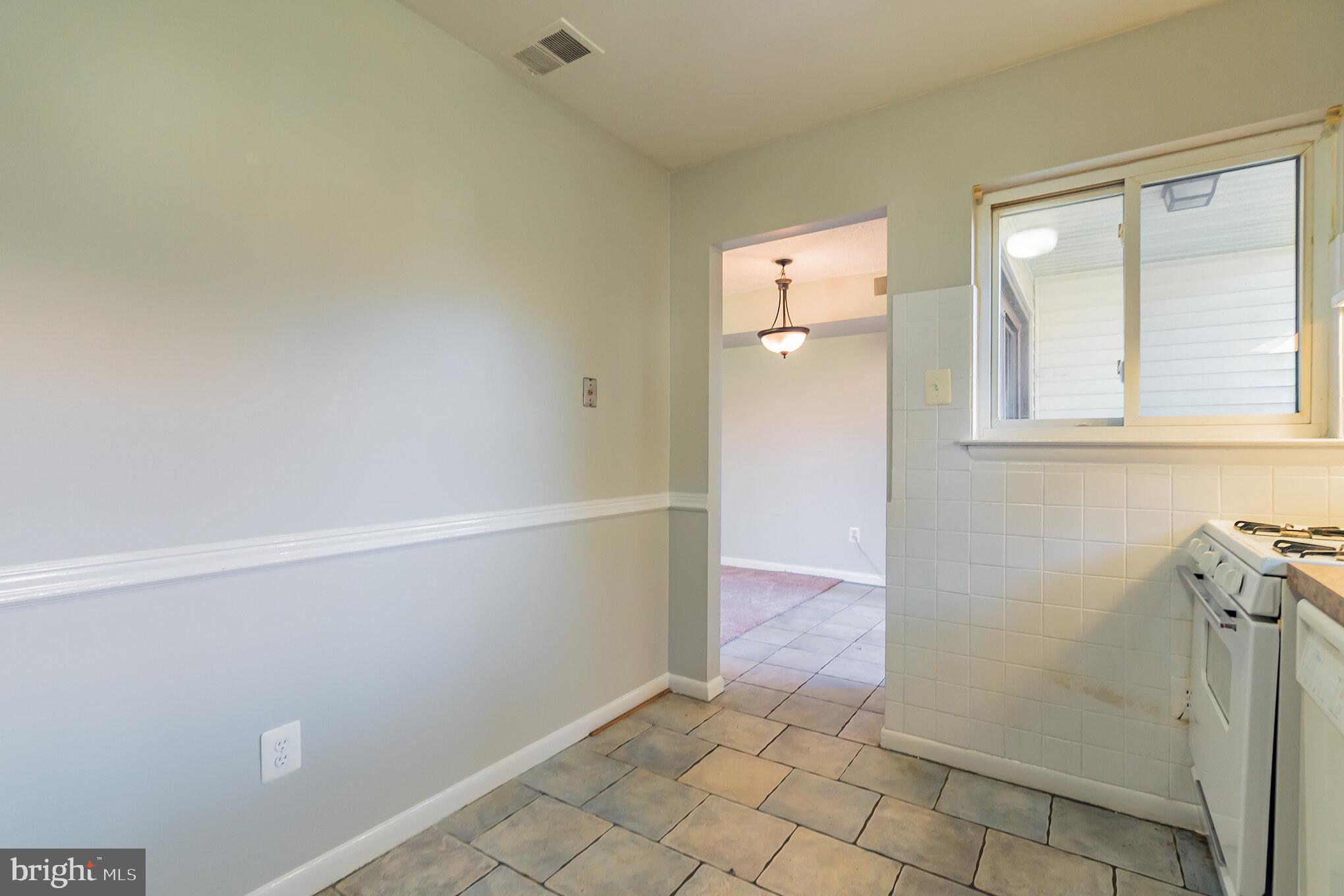 PINEWOOD LAWNS - Residential Lease