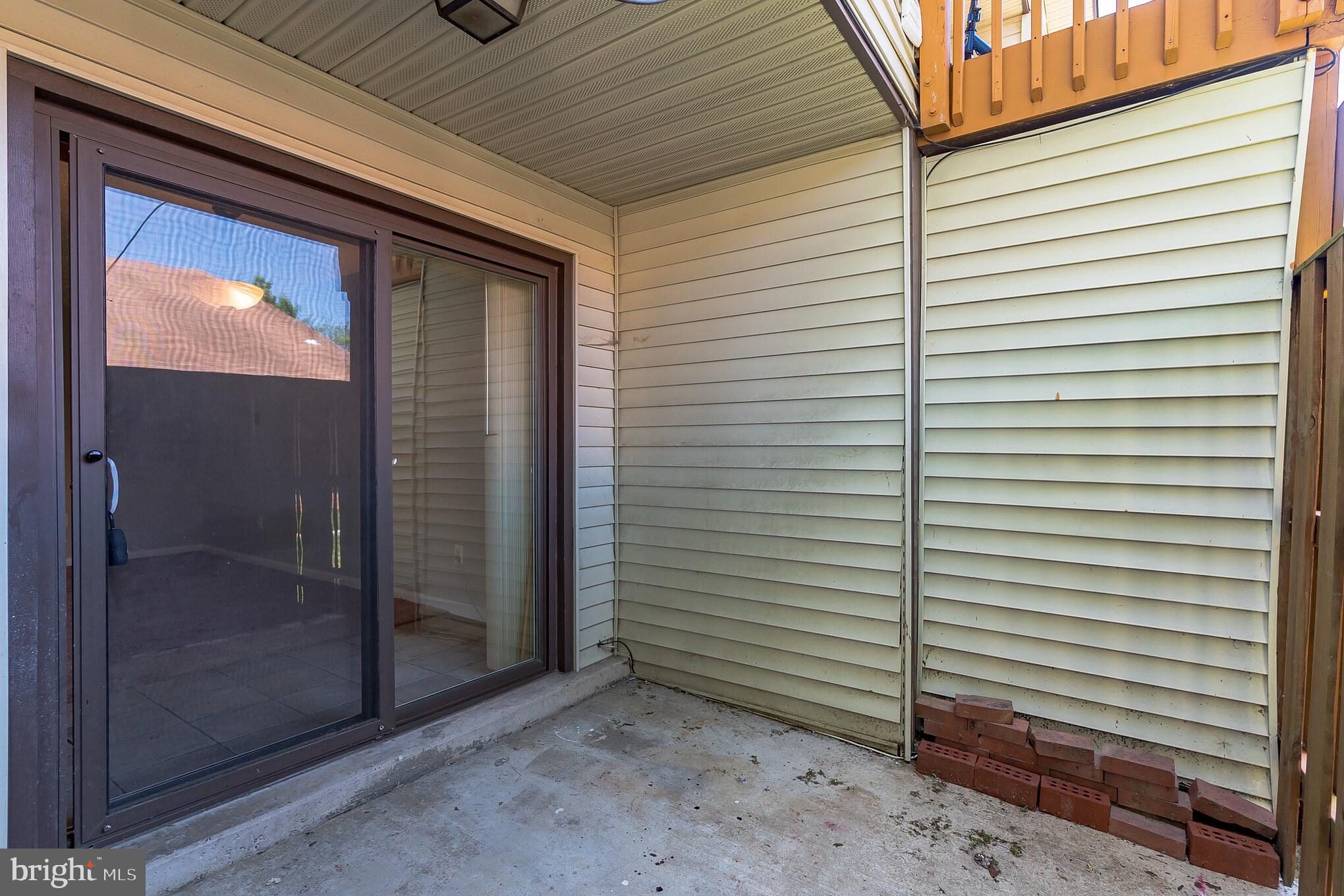 PINEWOOD LAWNS - Residential Lease