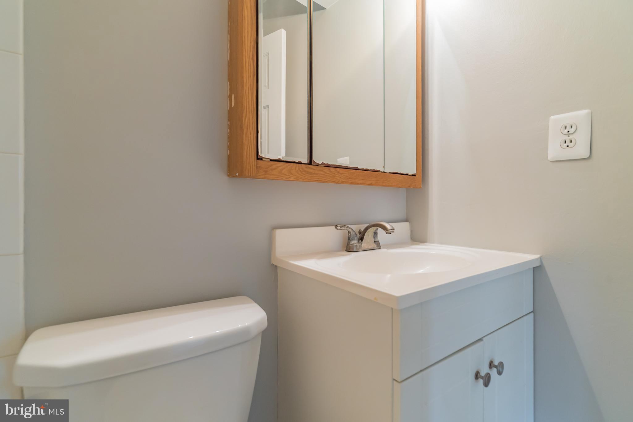 PINEWOOD LAWNS - Residential Lease