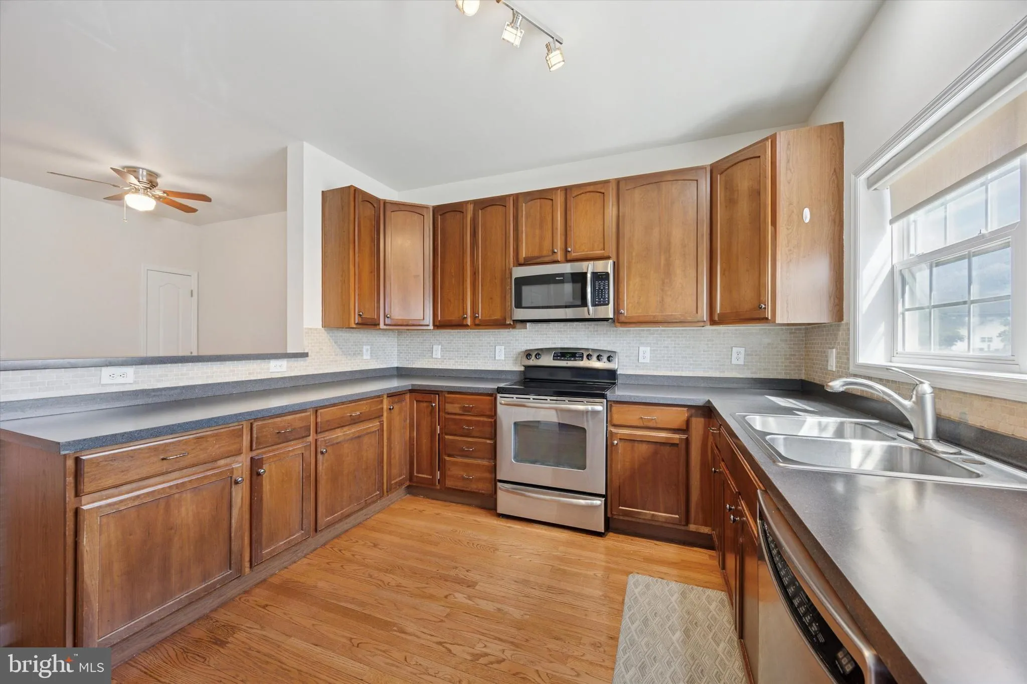 Philadelphia, Pennsylvania 19134, United States, 3 Bedrooms Bedrooms, ,3 BathroomsBathrooms,Residential,Active,138170