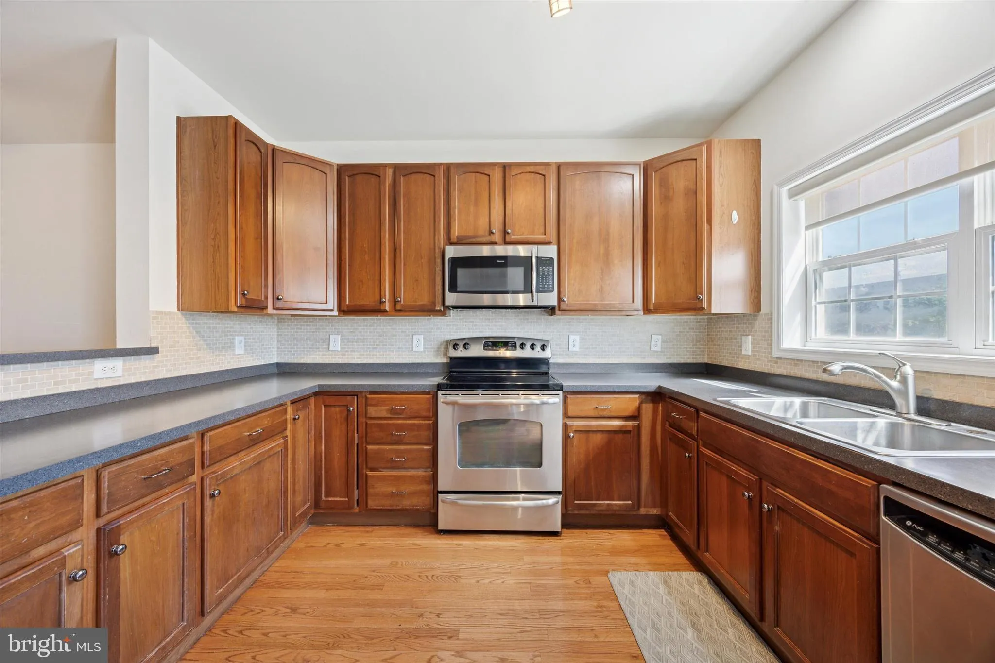 Philadelphia, Pennsylvania 19134, United States, 3 Bedrooms Bedrooms, ,3 BathroomsBathrooms,Residential,Active,138170