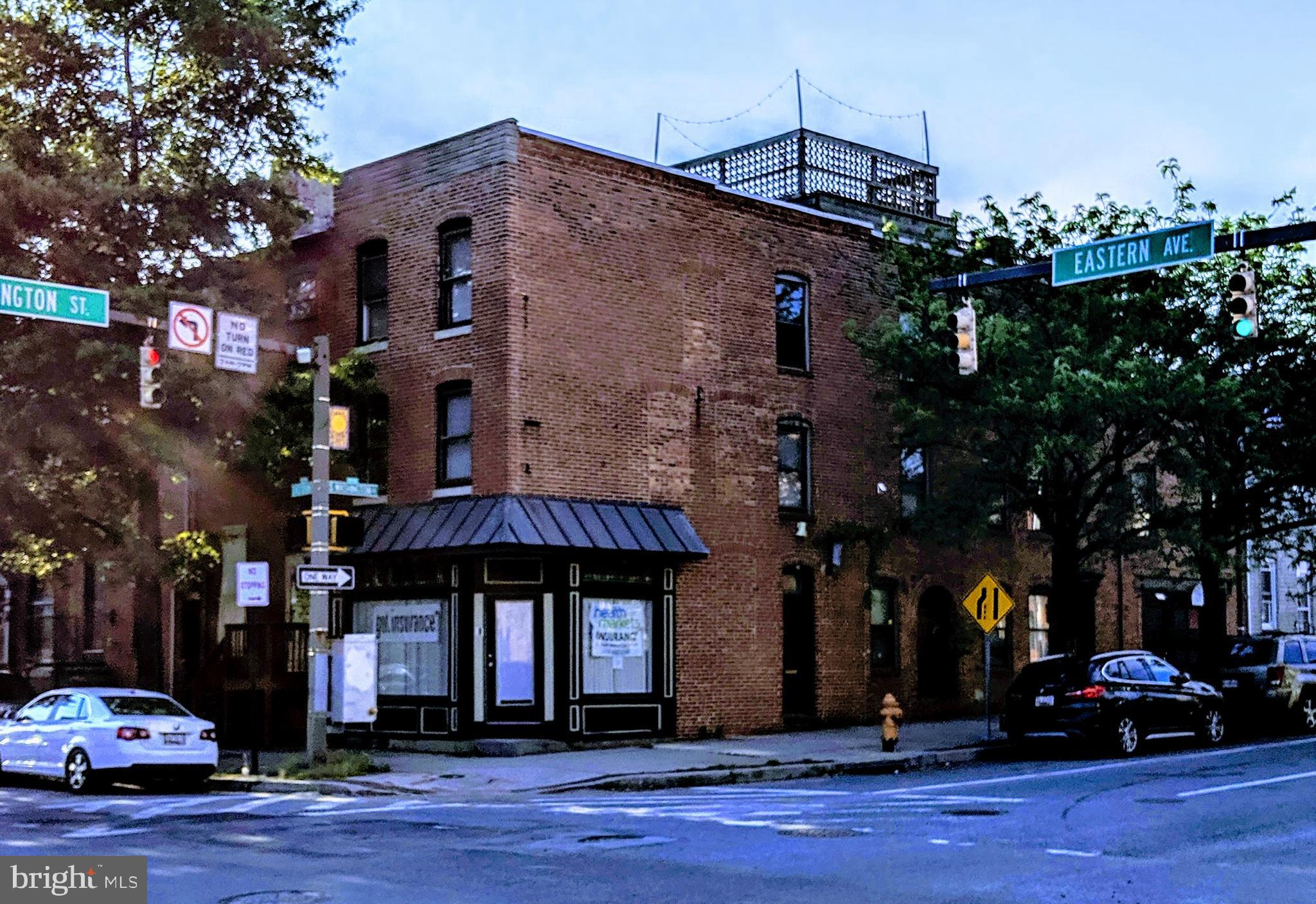 BEAUTIFUL 2 STORY APARTMENT IN THE HEART OF FELLS POINT. MAIN LEVEL OFFERS A LIVING ROOM AND DINING ROOM, PLUS BEDROOM WITH HARDWOOD FLOORS AND HALF BATH. KITCHEN HAS STAINLESS APPLIANCES AND GAS RANGE. WAINCOTTING, EXPOSED BRICK AND COLUMNS ADD TO THE ARCHITECTURAL APPEAL. UPPER LEVEL WITH LARGE PRIMARY BEDROOM ENSUITE AND 2ND BEDROOM AND FULL BATH . PRIMARY BATH HAS SOAKING, JETTED TUB ,SEPARATE STALL SHOWER AND DOUBLE BOWL VANITY. MULTIPLE DECKS INCLUDING A ROOFTOP DECK TO ENJOY CITY VIEWS.