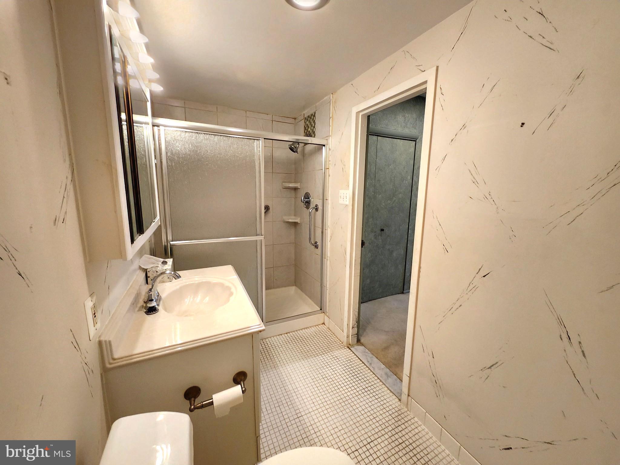 BAKERS BAY CONDOMINIUMS - Residential