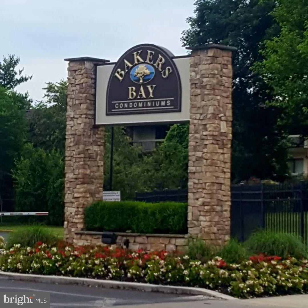BAKERS BAY CONDOMINIUMS - Residential