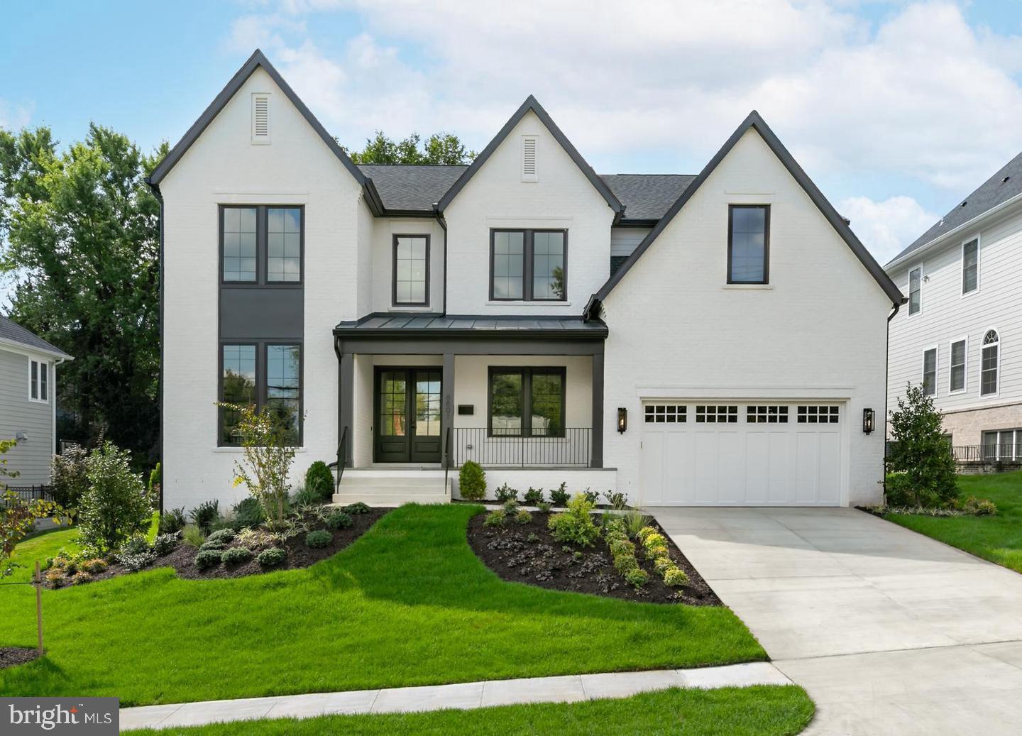 MCLEAN MANOR - Residential