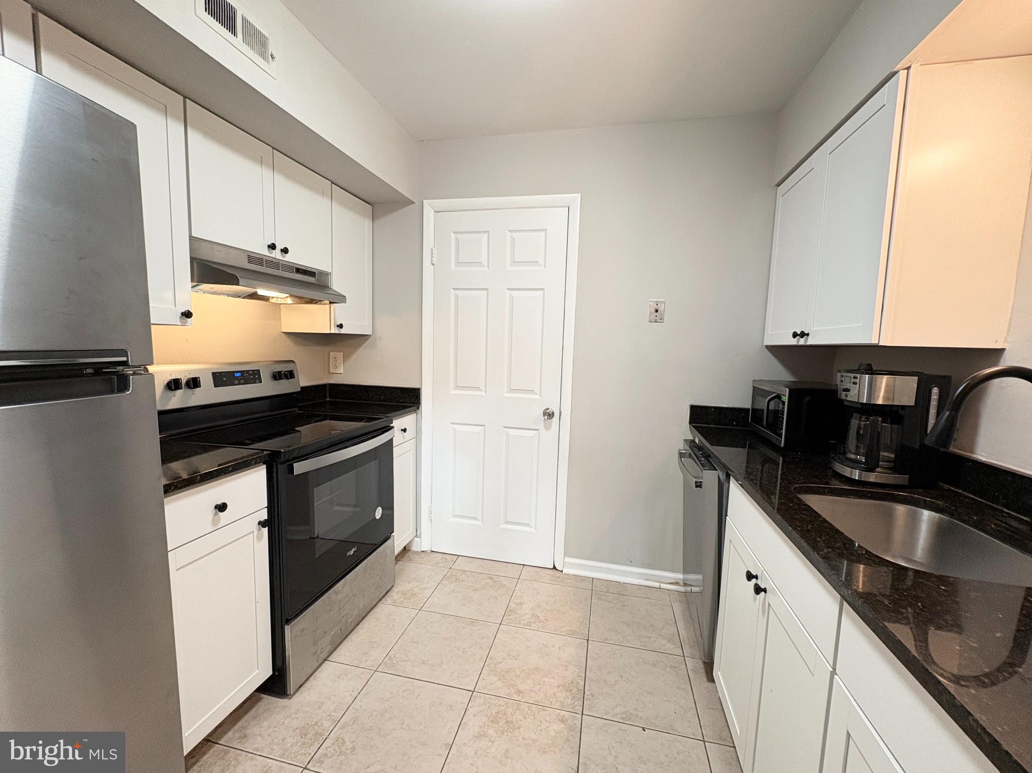 3813 SEGUNDO PLACE D