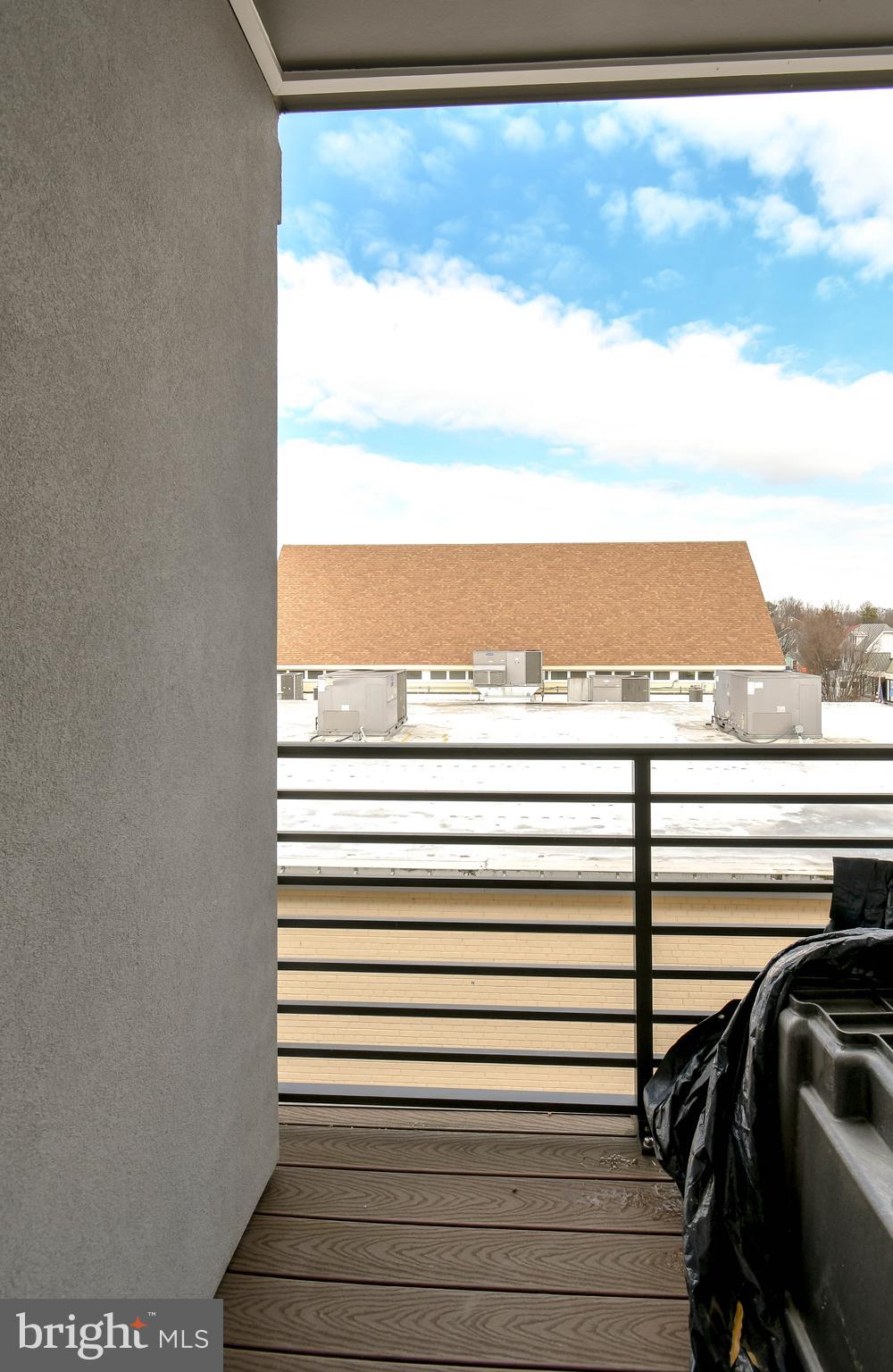 DEL RAY PLACE - Residential Lease