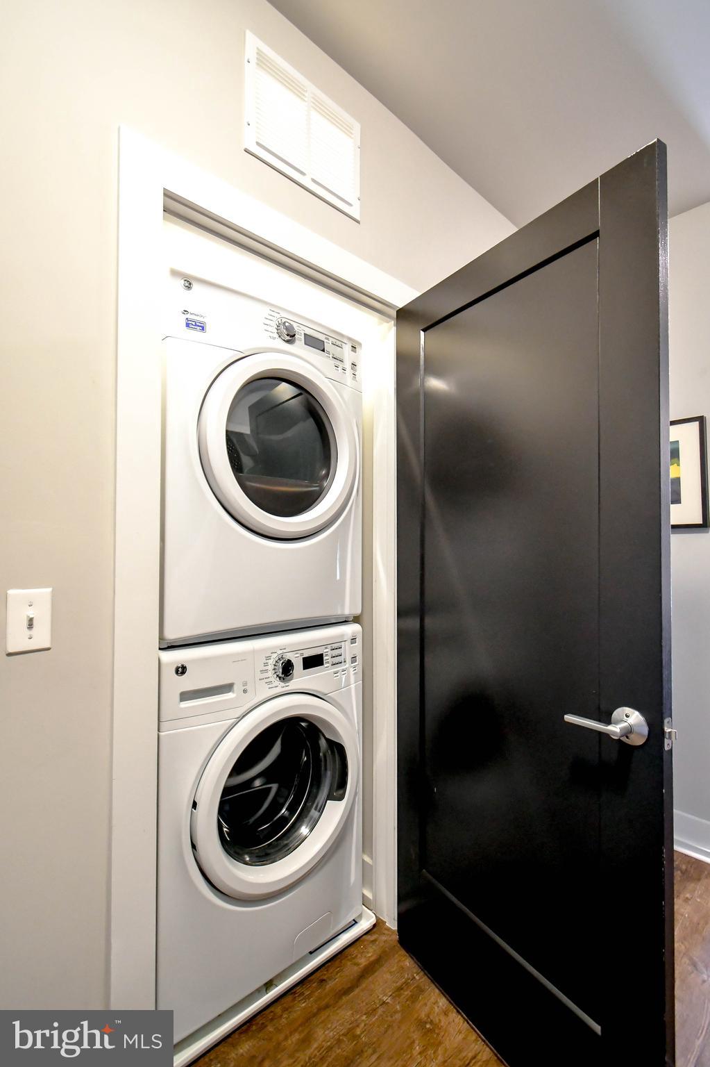 DEL RAY PLACE - Residential Lease