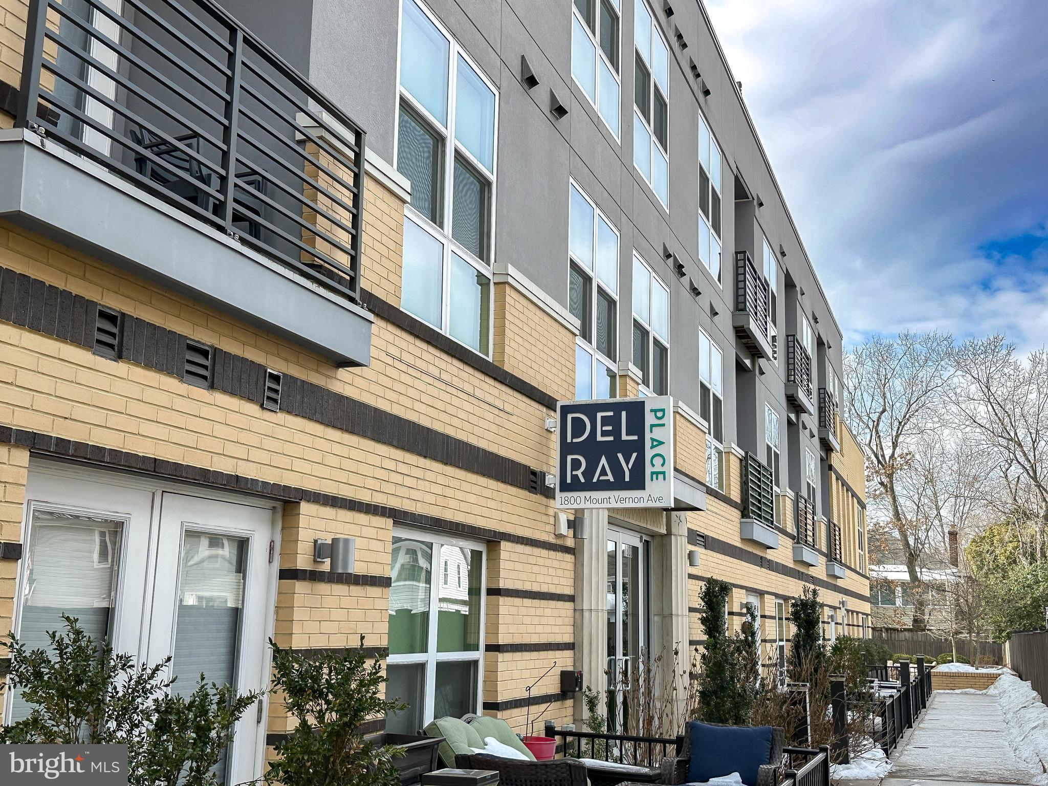 DEL RAY PLACE - Residential Lease