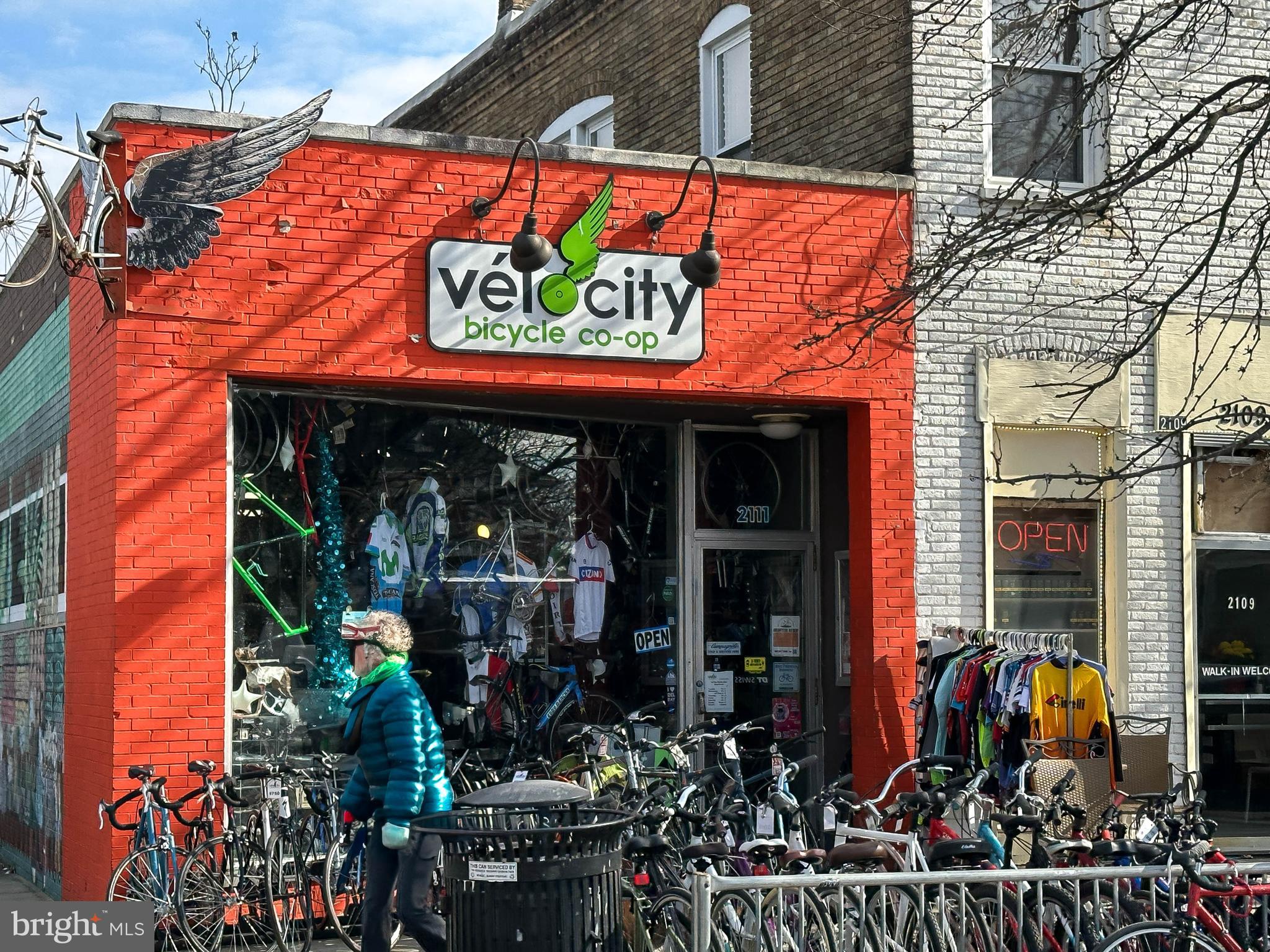 DEL RAY PLACE - Residential Lease