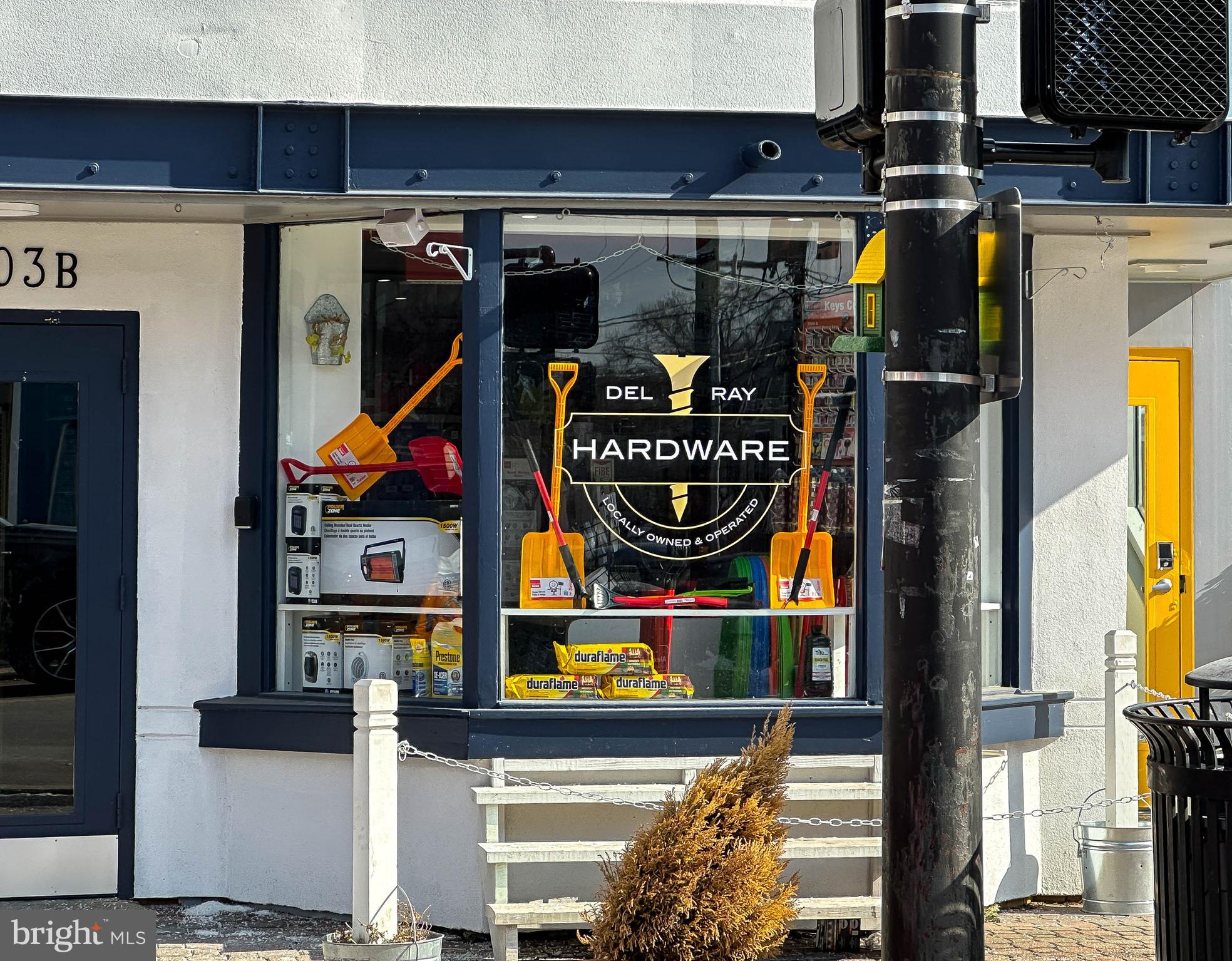 DEL RAY PLACE - Residential Lease