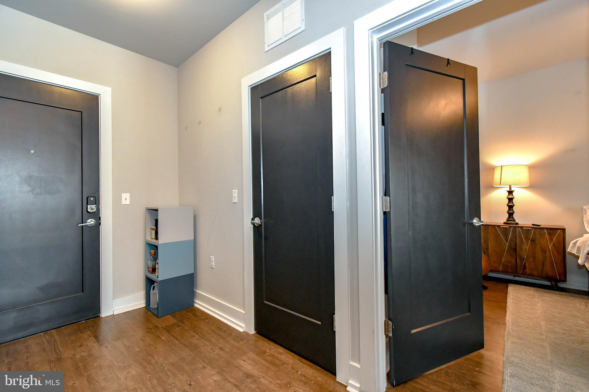 DEL RAY PLACE - Residential Lease