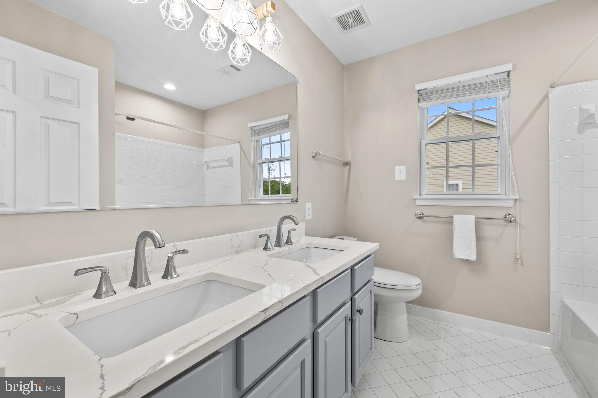 VICTORY LAKES - Residential