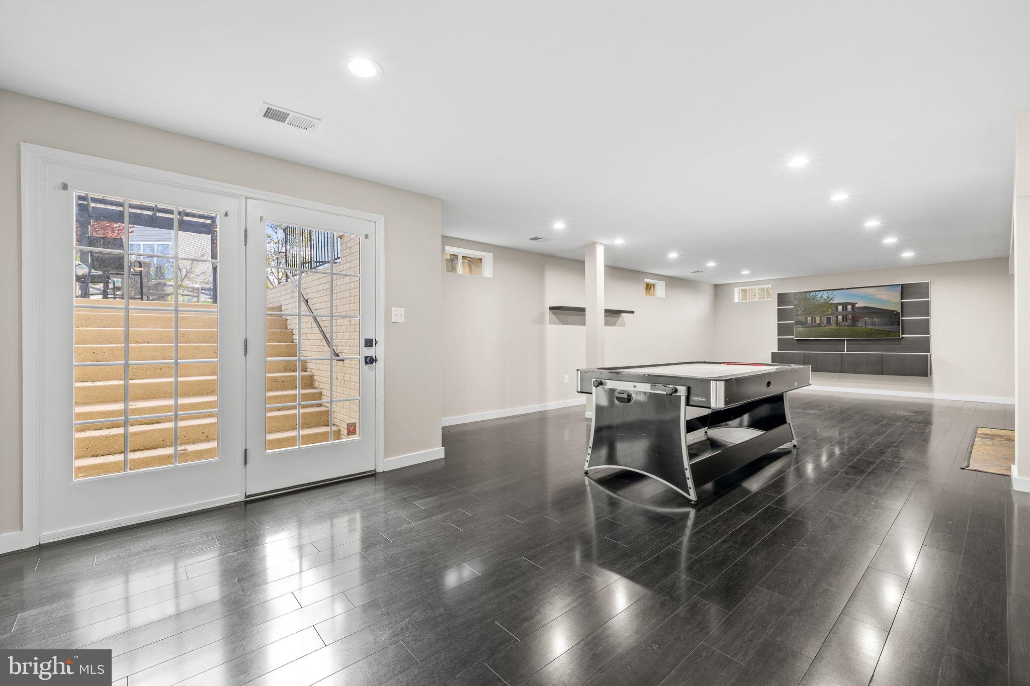 VICTORY LAKES - Residential