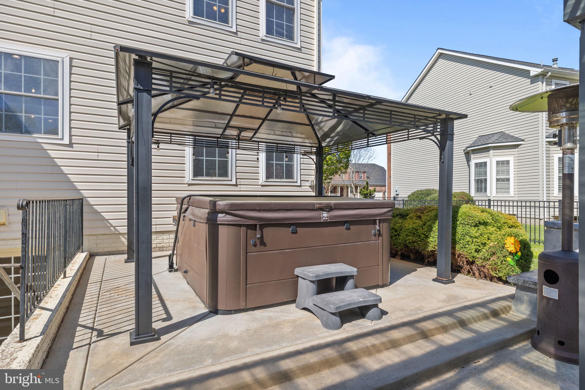 VICTORY LAKES - Residential