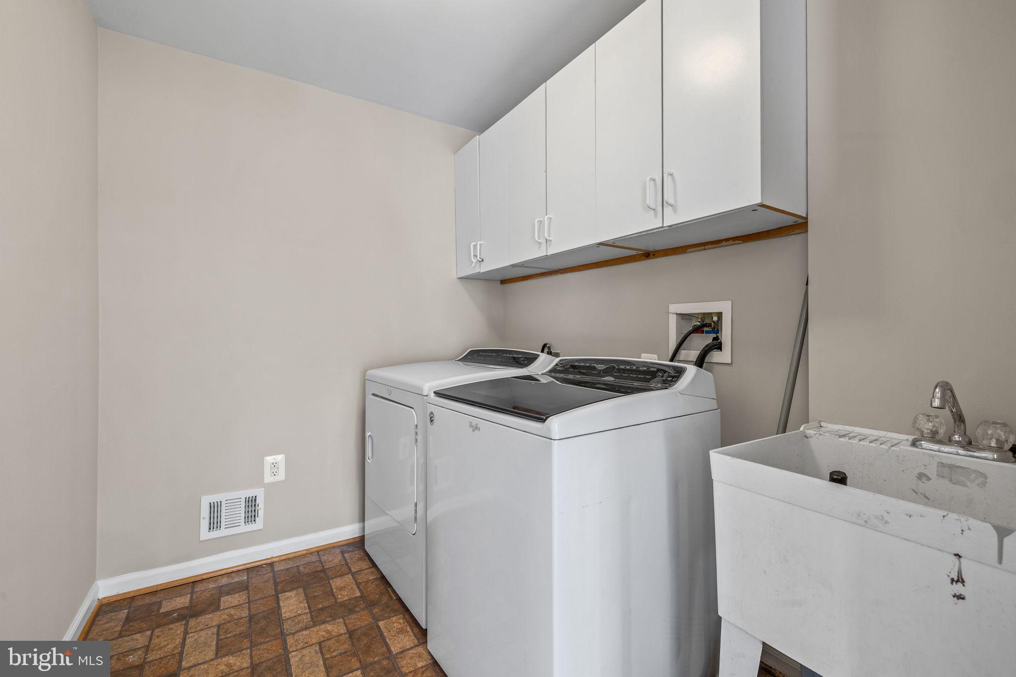 VICTORY LAKES - Residential