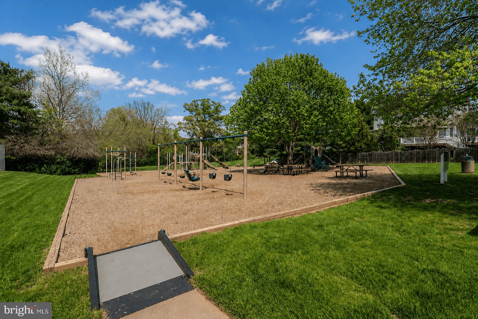 CHANTILLY HIGHLANDS - Residential