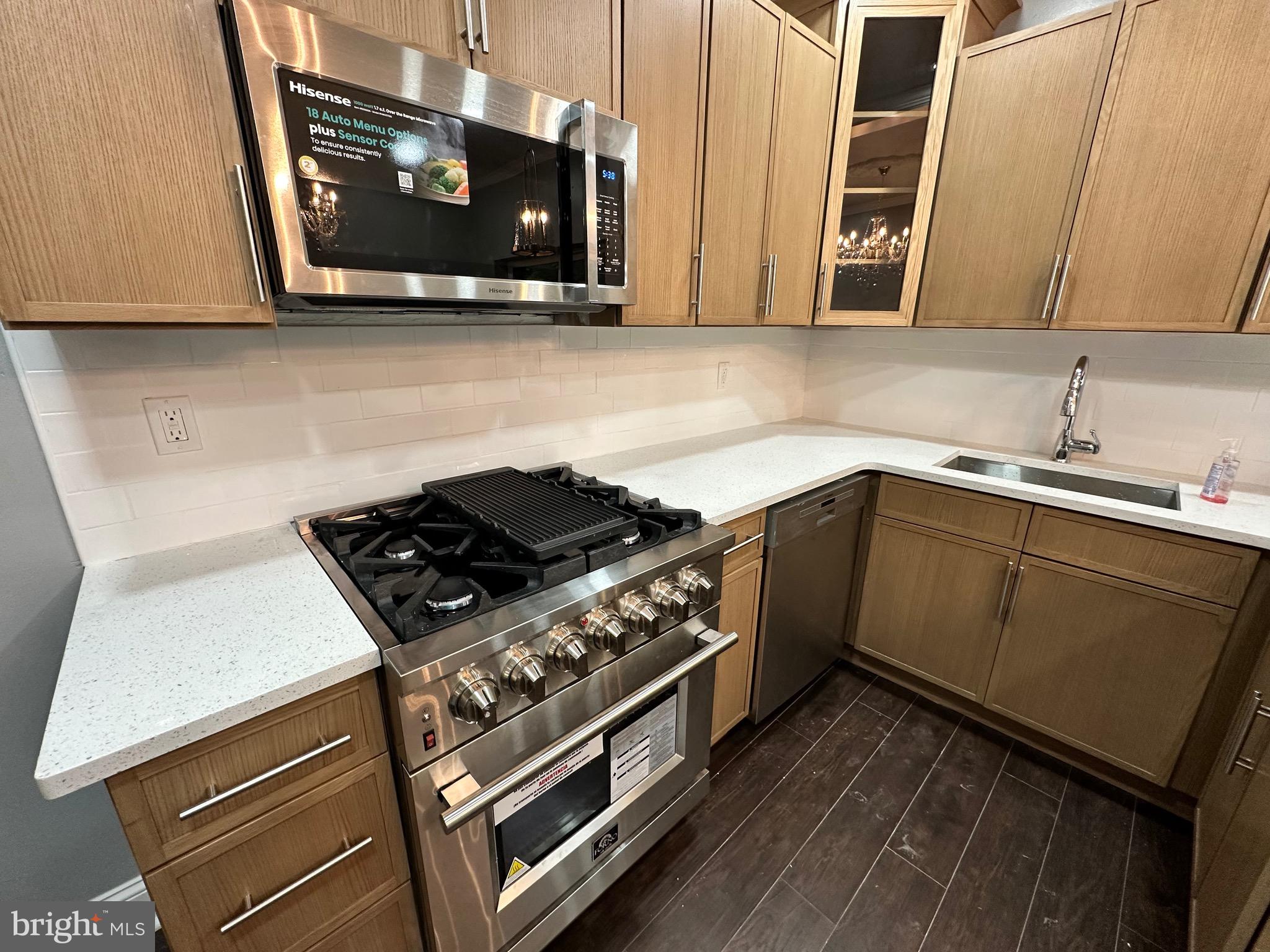 STRAWBERRY MANSION - Residential