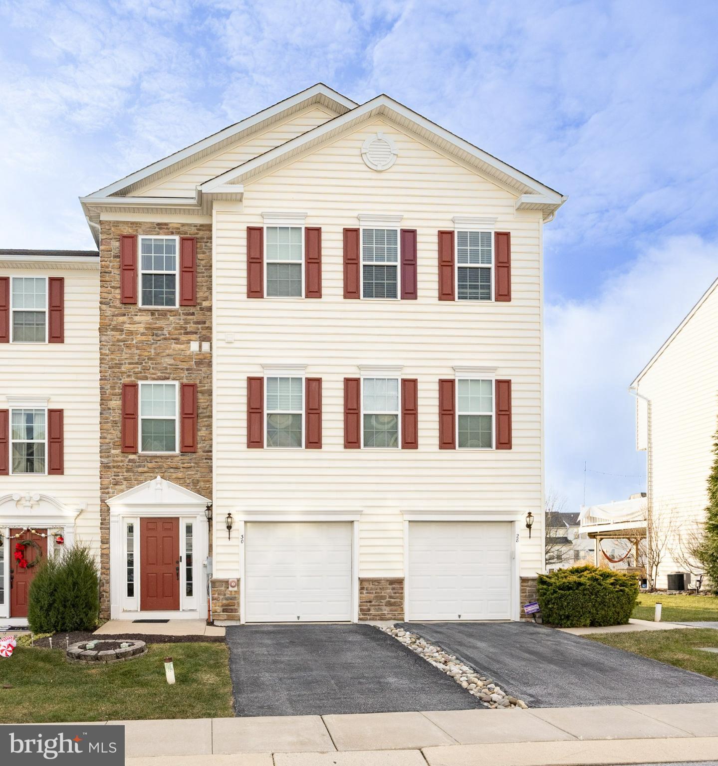 ROUND HILL - Residential