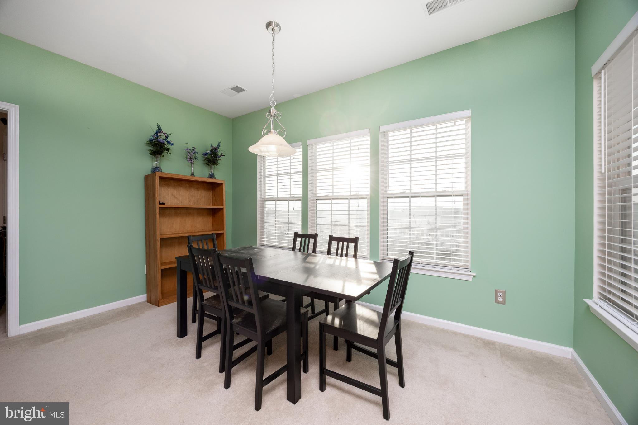 ROUND HILL - Residential